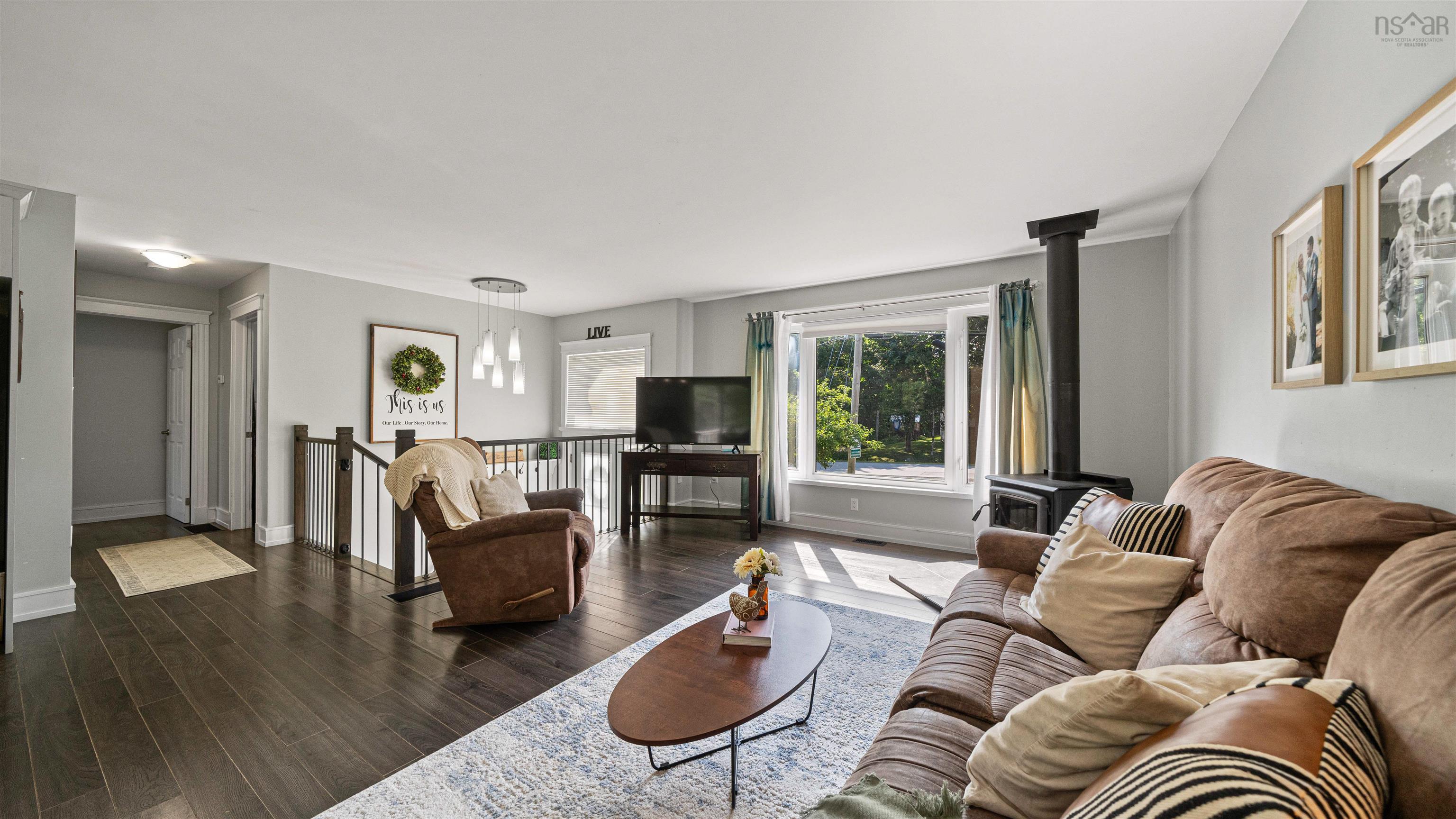 $599,900.00: 6 Norman Boulevard, Hammonds Plains