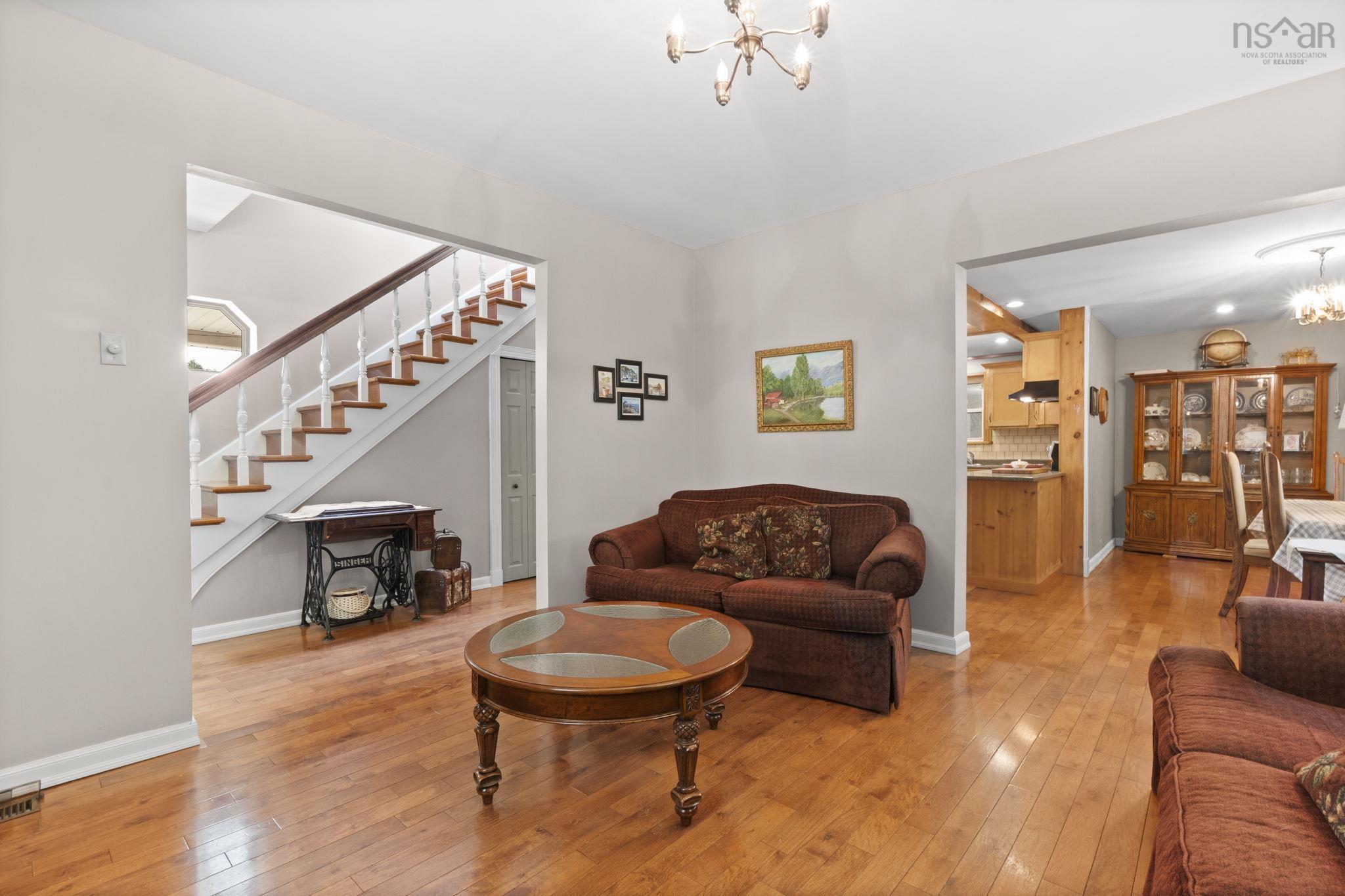 $379,900.00: 1001 BROOKLYN Street, North Kingston