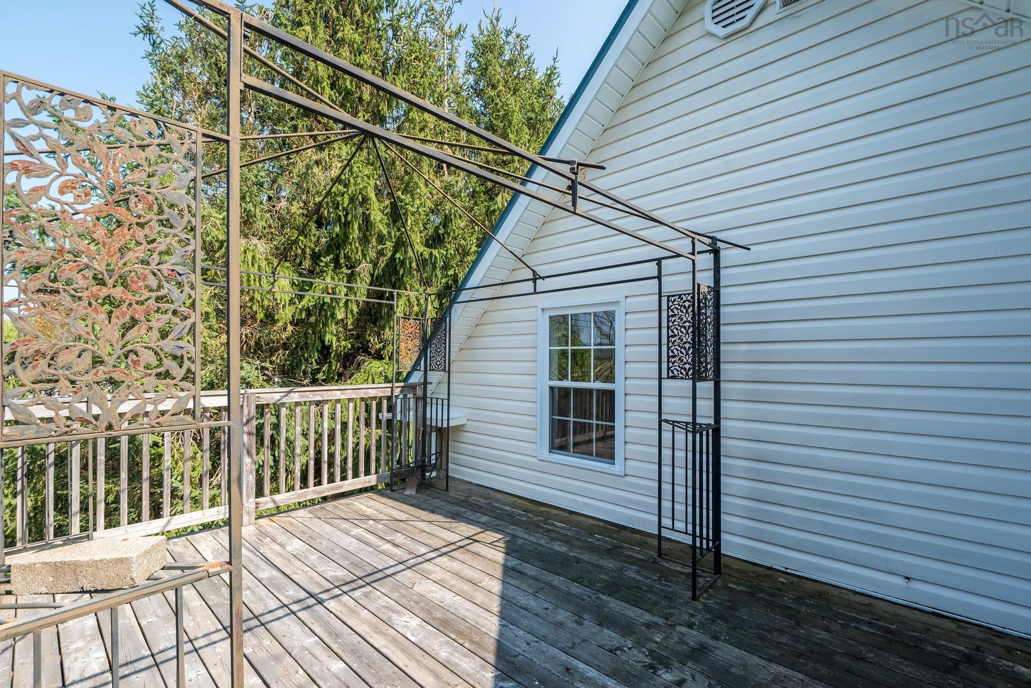 $379,900.00: 1001 BROOKLYN Street, North Kingston