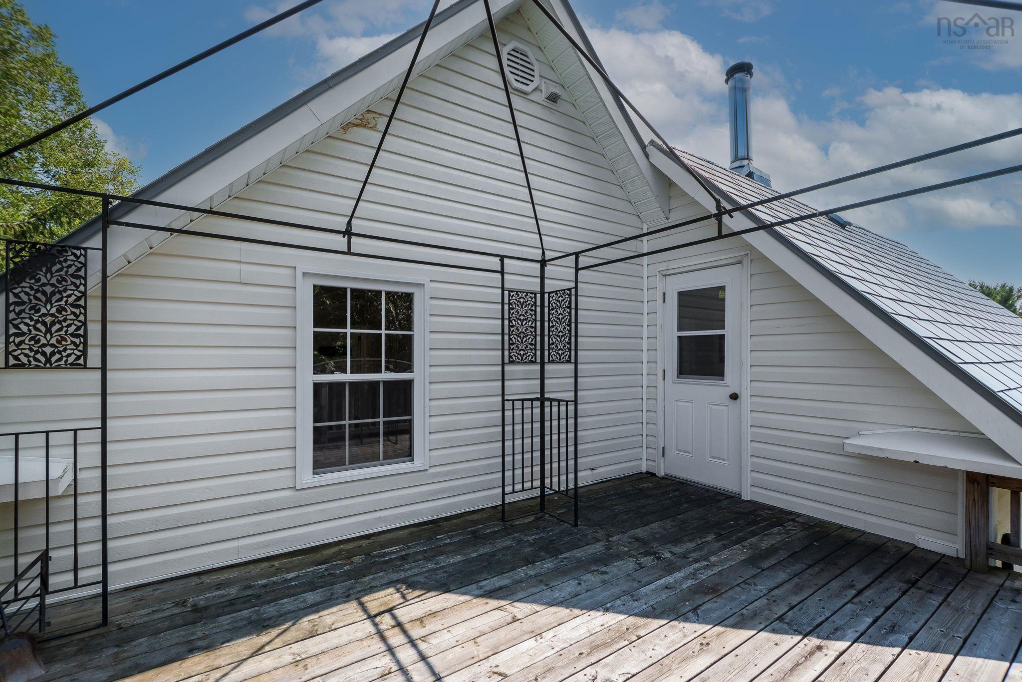 $379,900.00: 1001 BROOKLYN Street, North Kingston
