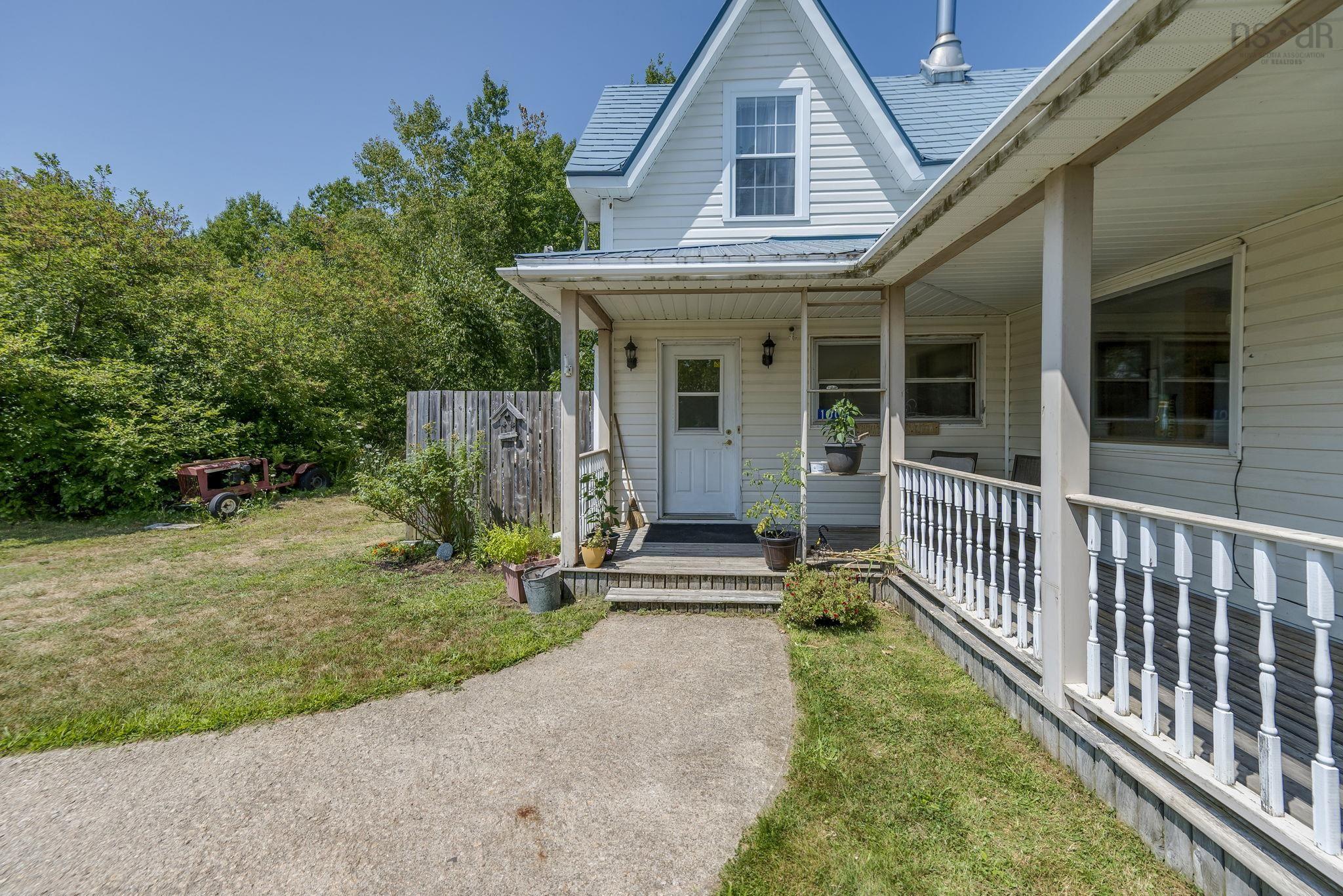 $379,900.00: 1001 BROOKLYN Street, North Kingston
