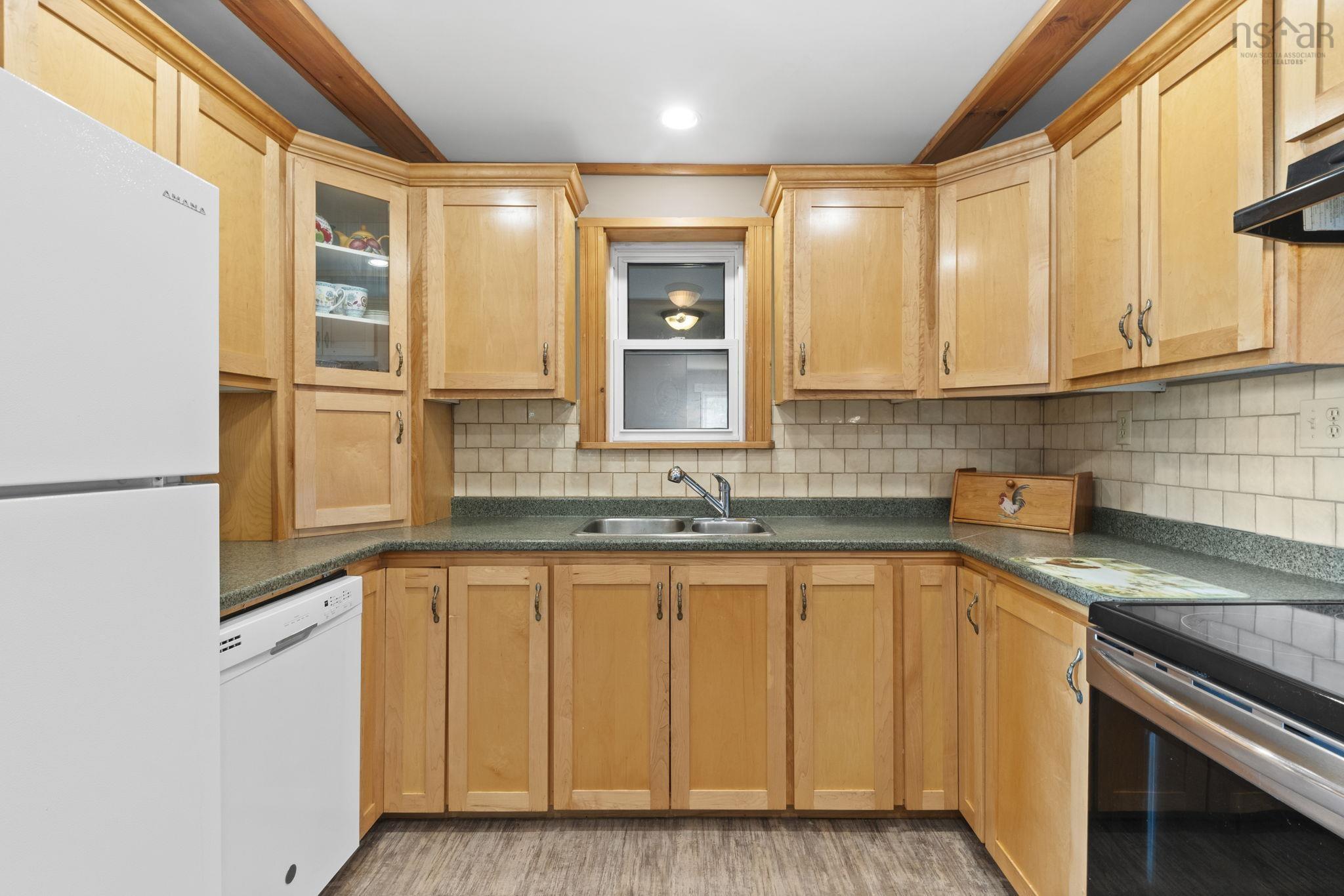 $379,900.00: 1001 BROOKLYN Street, North Kingston