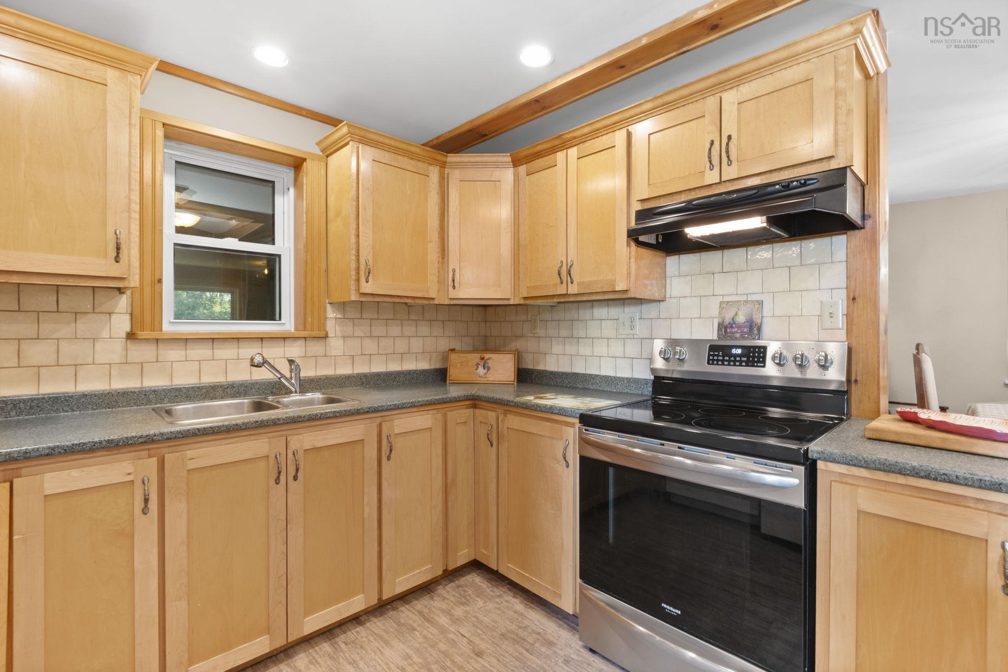 $379,900.00: 1001 BROOKLYN Street, North Kingston