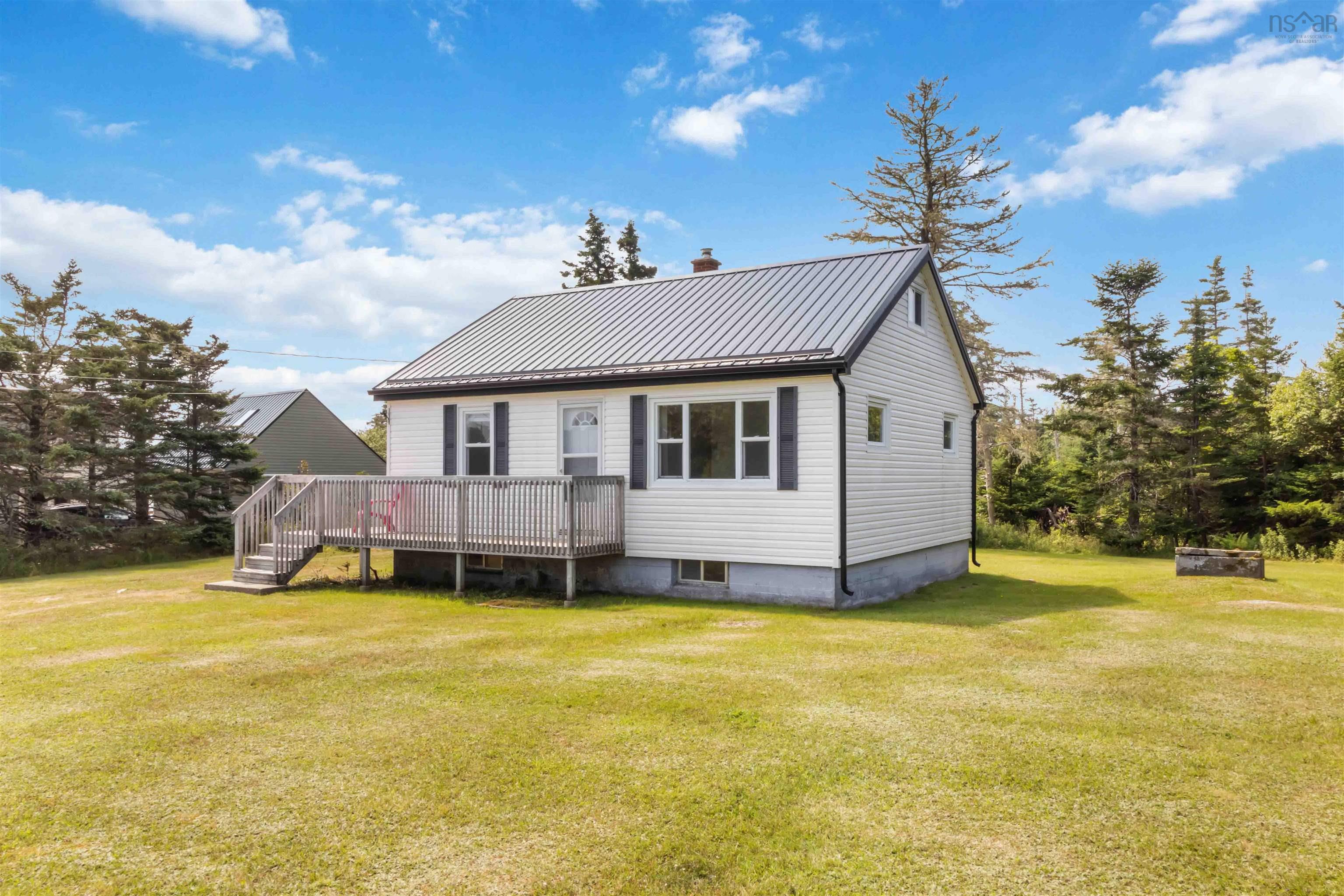 $275,000.00: 1620 Ostrea Lake Road, Musquodoboit Harbour