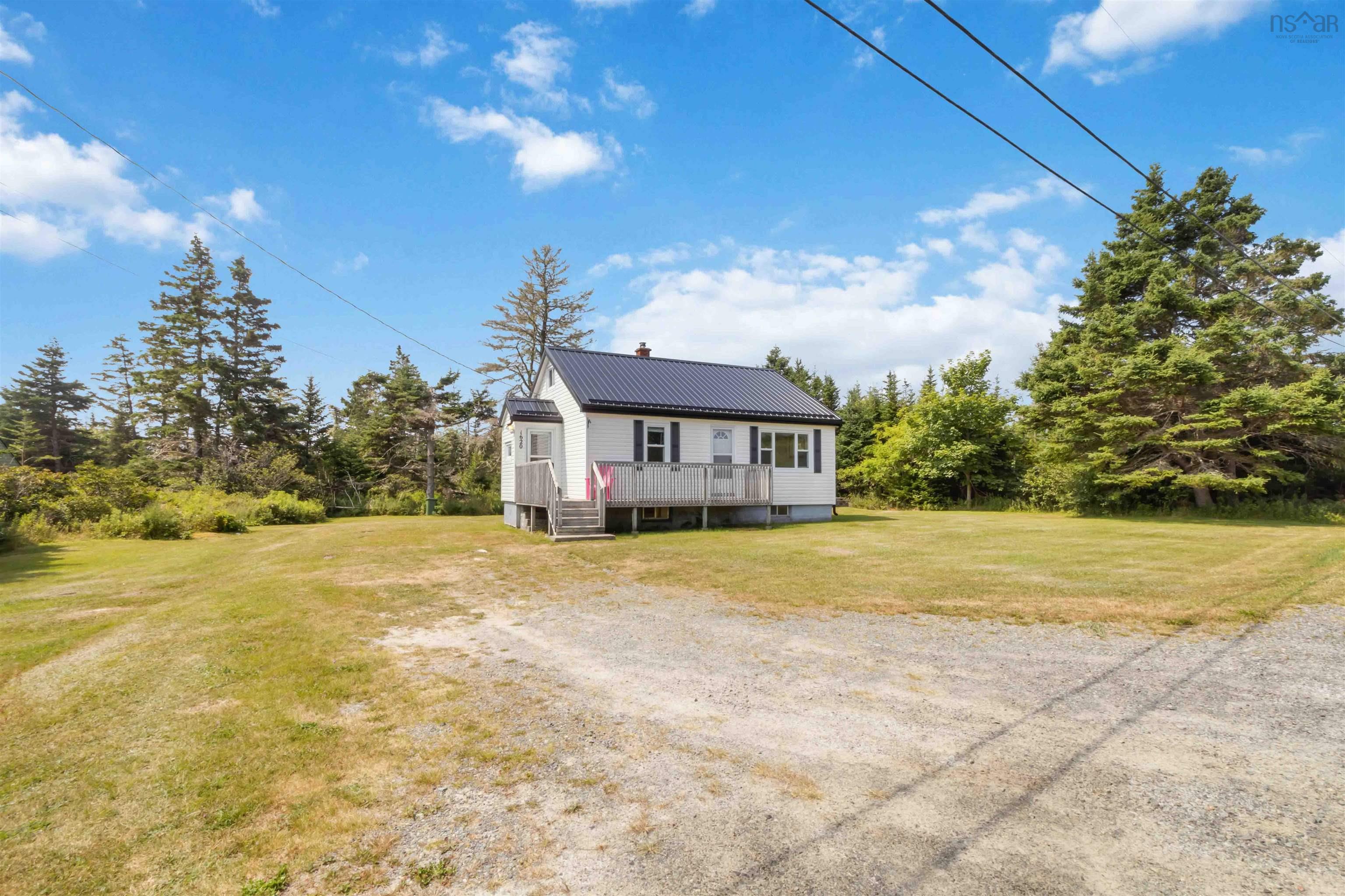 $275,000.00: 1620 Ostrea Lake Road, Musquodoboit Harbour