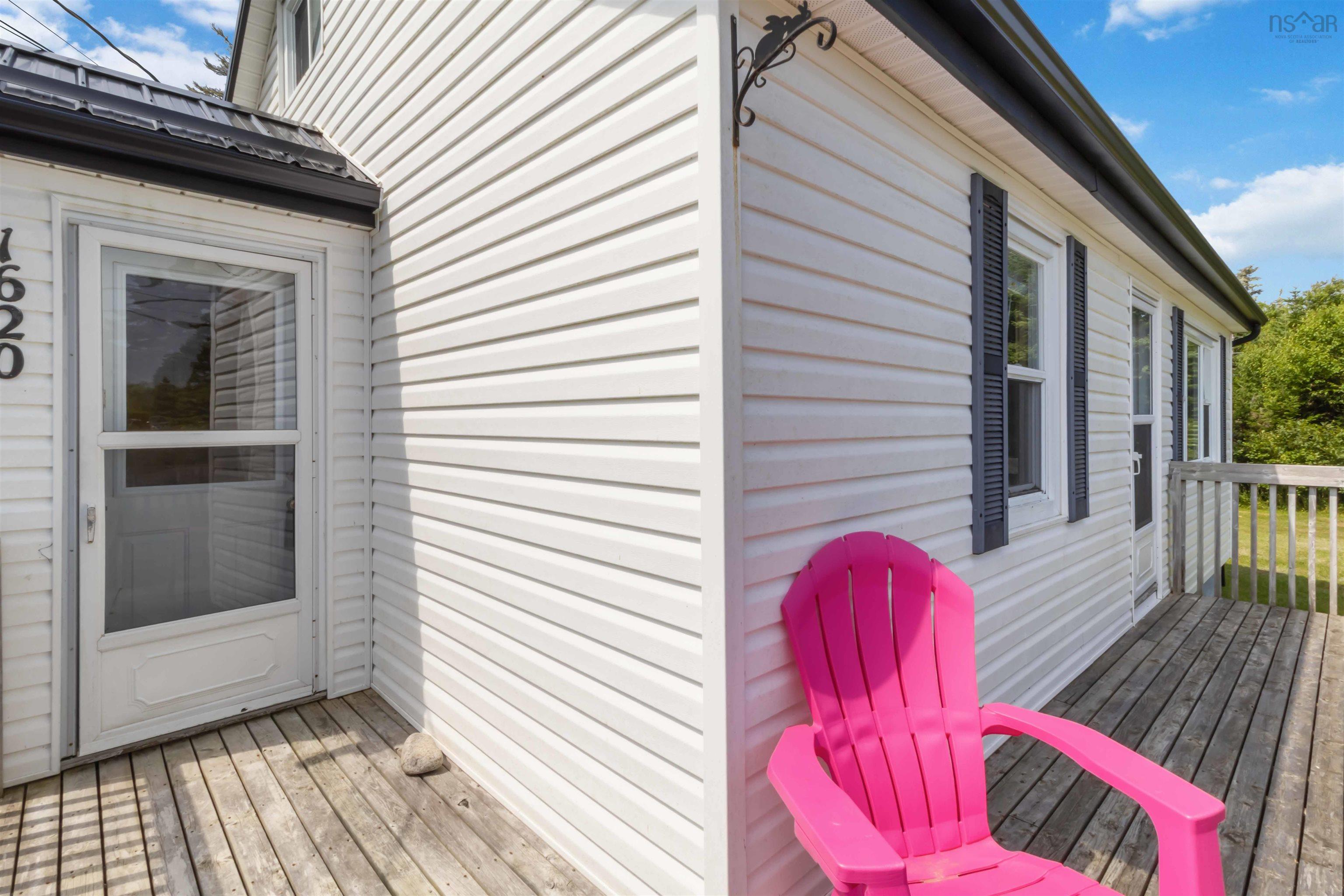 $275,000.00: 1620 Ostrea Lake Road, Musquodoboit Harbour