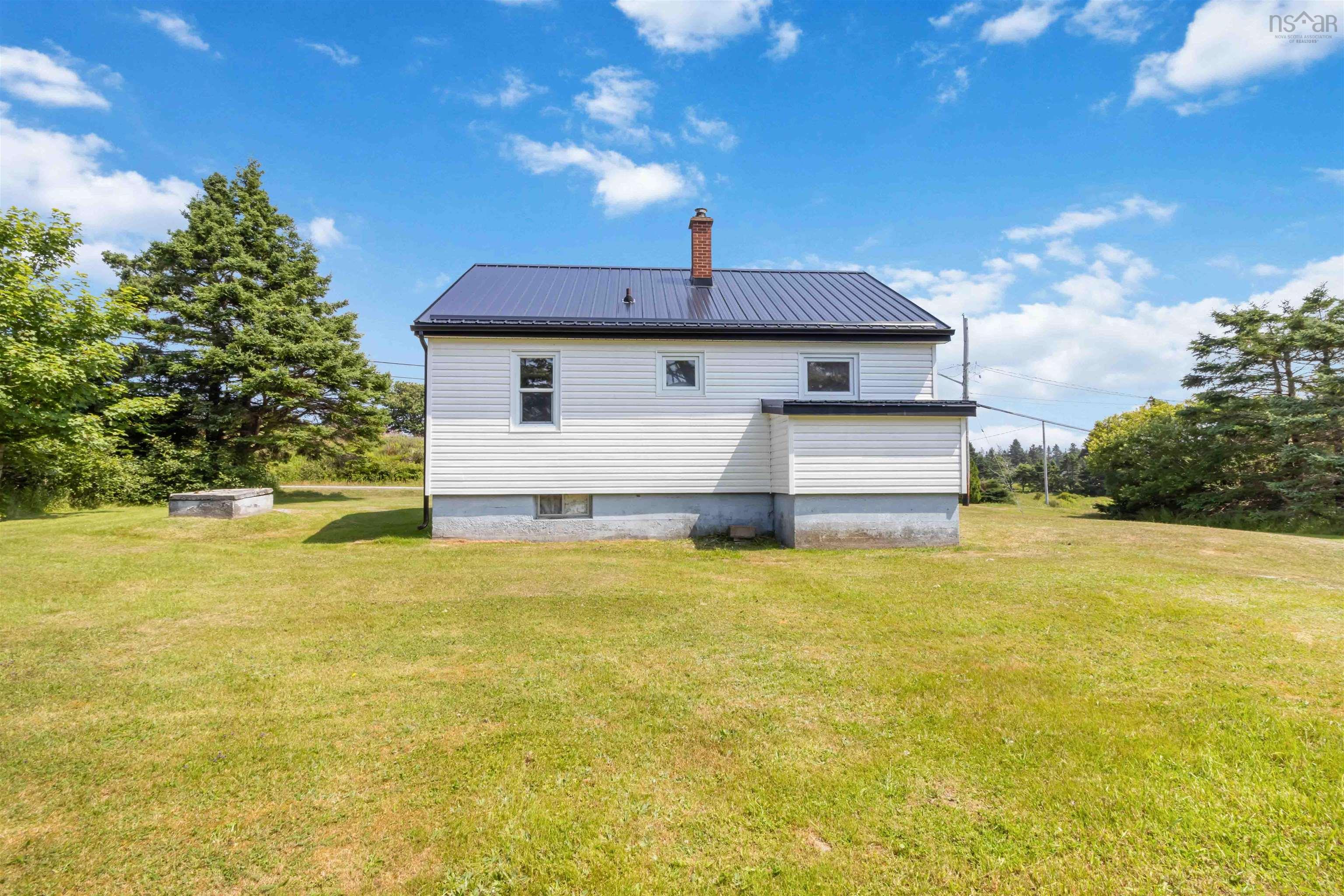 $275,000.00: 1620 Ostrea Lake Road, Musquodoboit Harbour