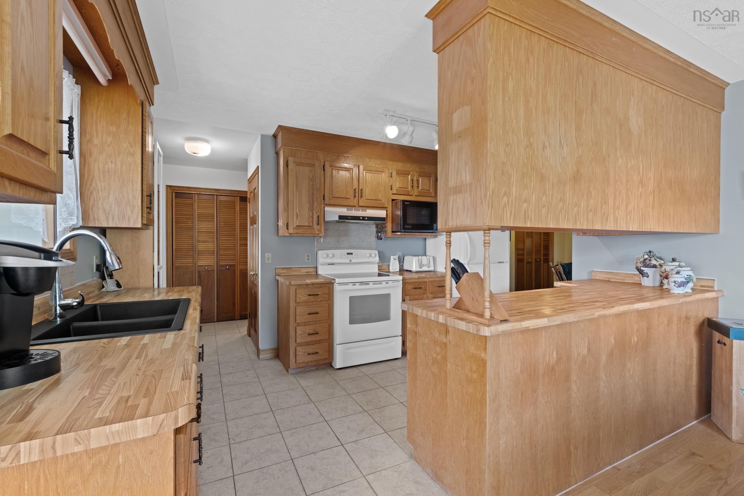 $1,350,000.00: 7239 Highway 329, East River Point