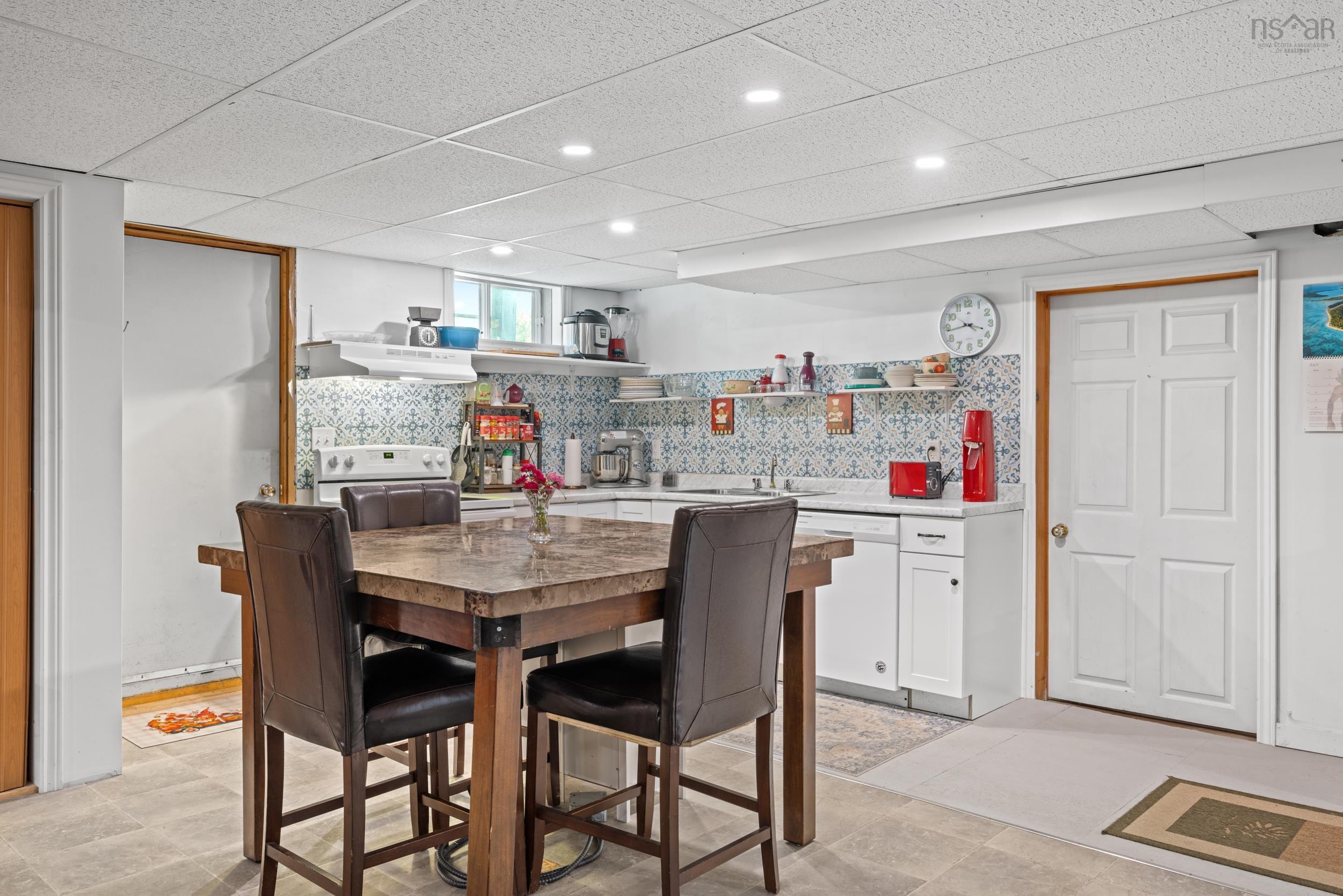 $1,350,000.00: 7239 Highway 329, East River Point