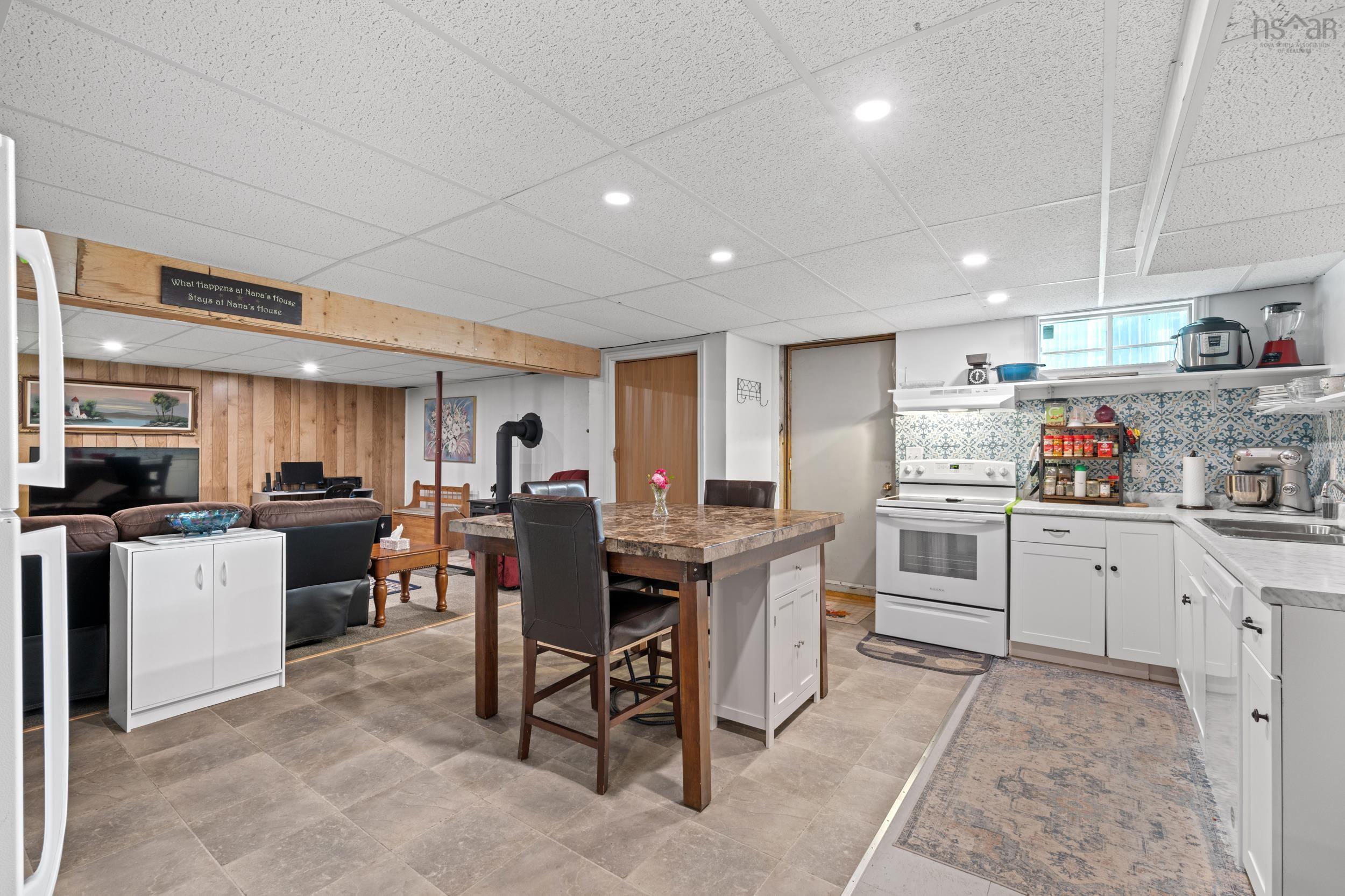 $1,350,000.00: 7239 Highway 329, East River Point