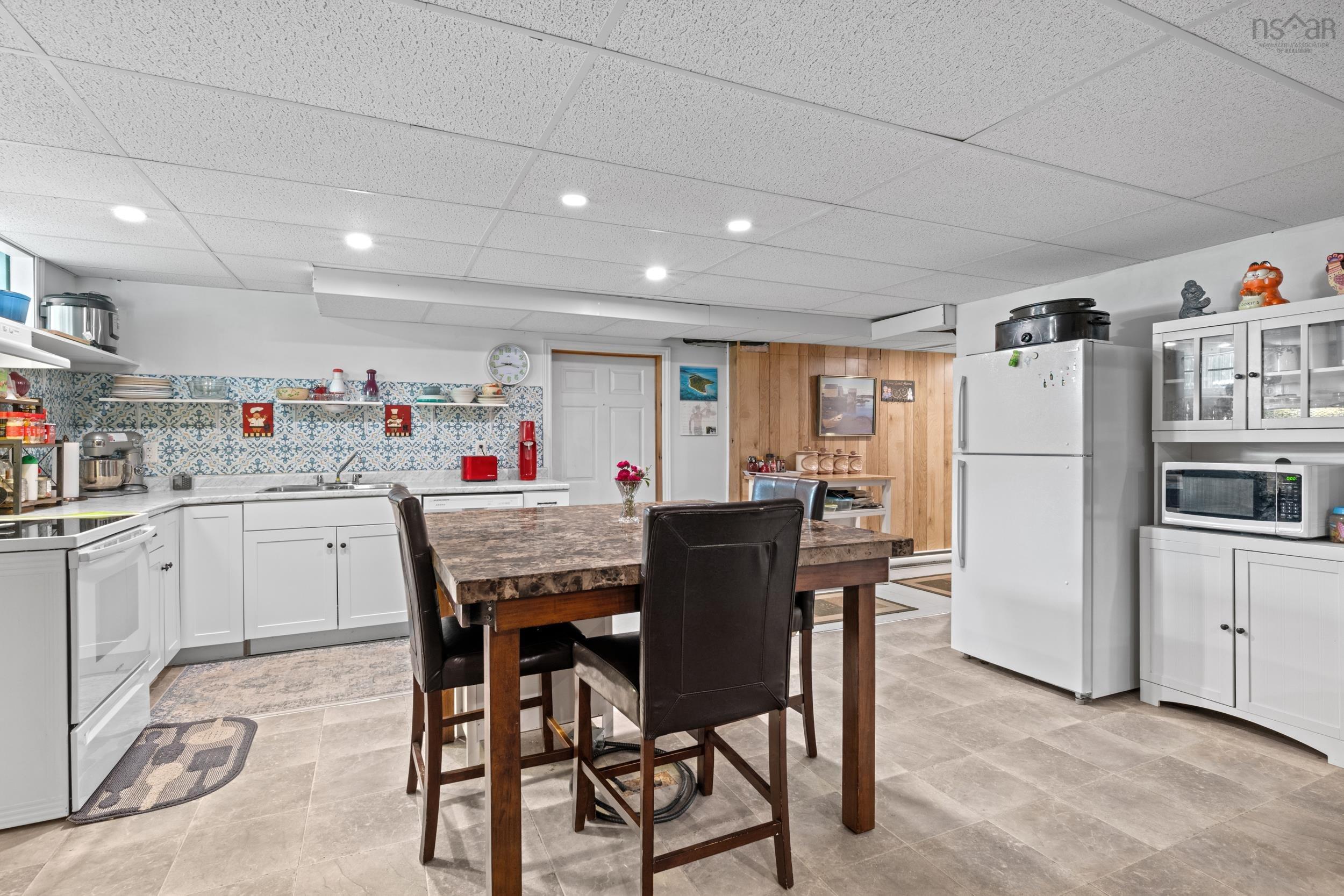 $1,350,000.00: 7239 Highway 329, East River Point