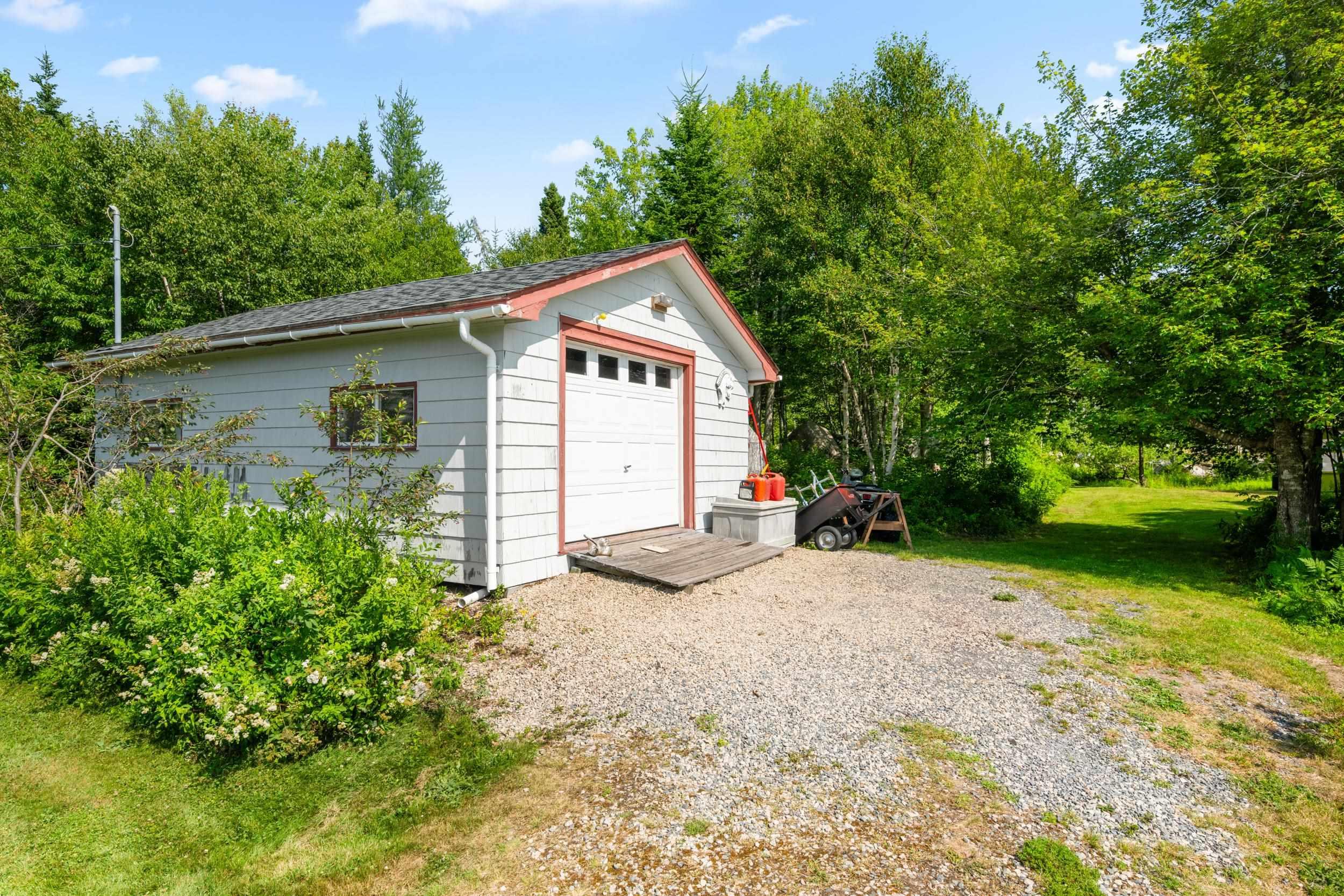 $1,350,000.00: 7239 Highway 329, East River Point
