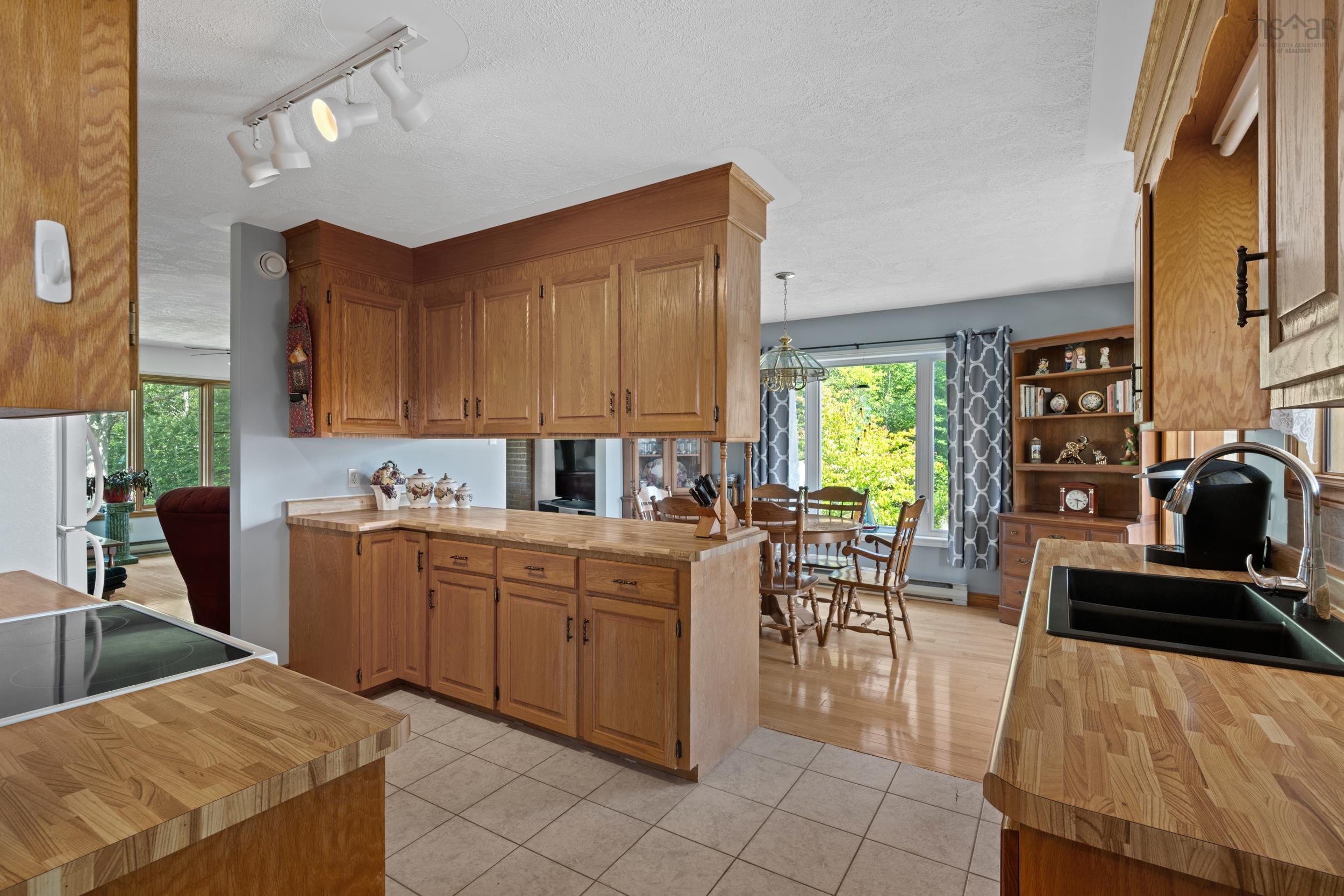 $1,350,000.00: 7239 Highway 329, East River Point