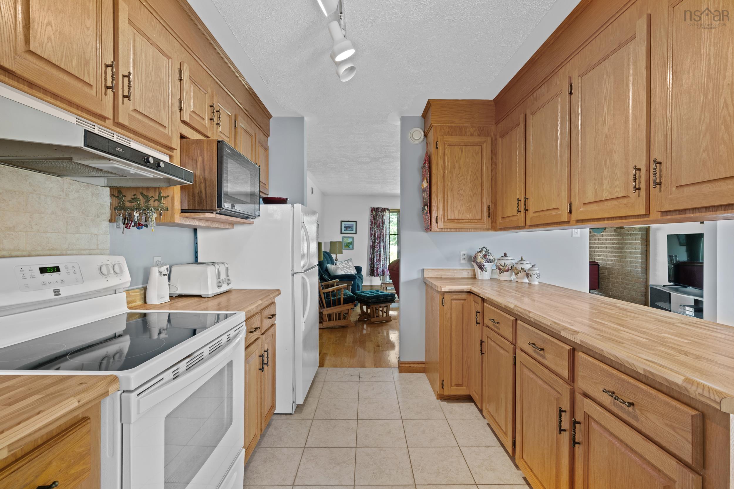 $1,350,000.00: 7239 Highway 329, East River Point