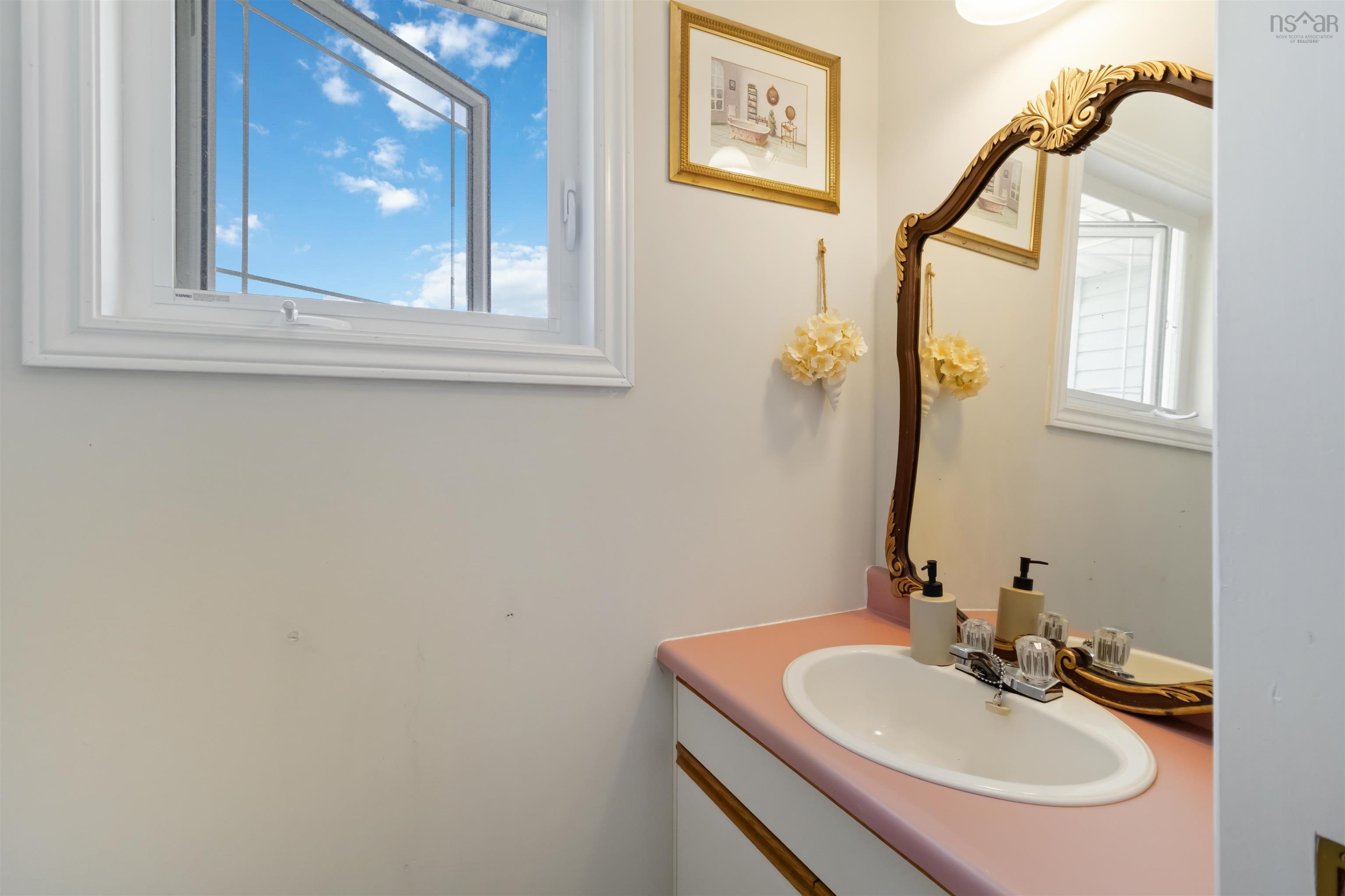 $424,900.00: 211 Greenwood Avenue, Timberlea