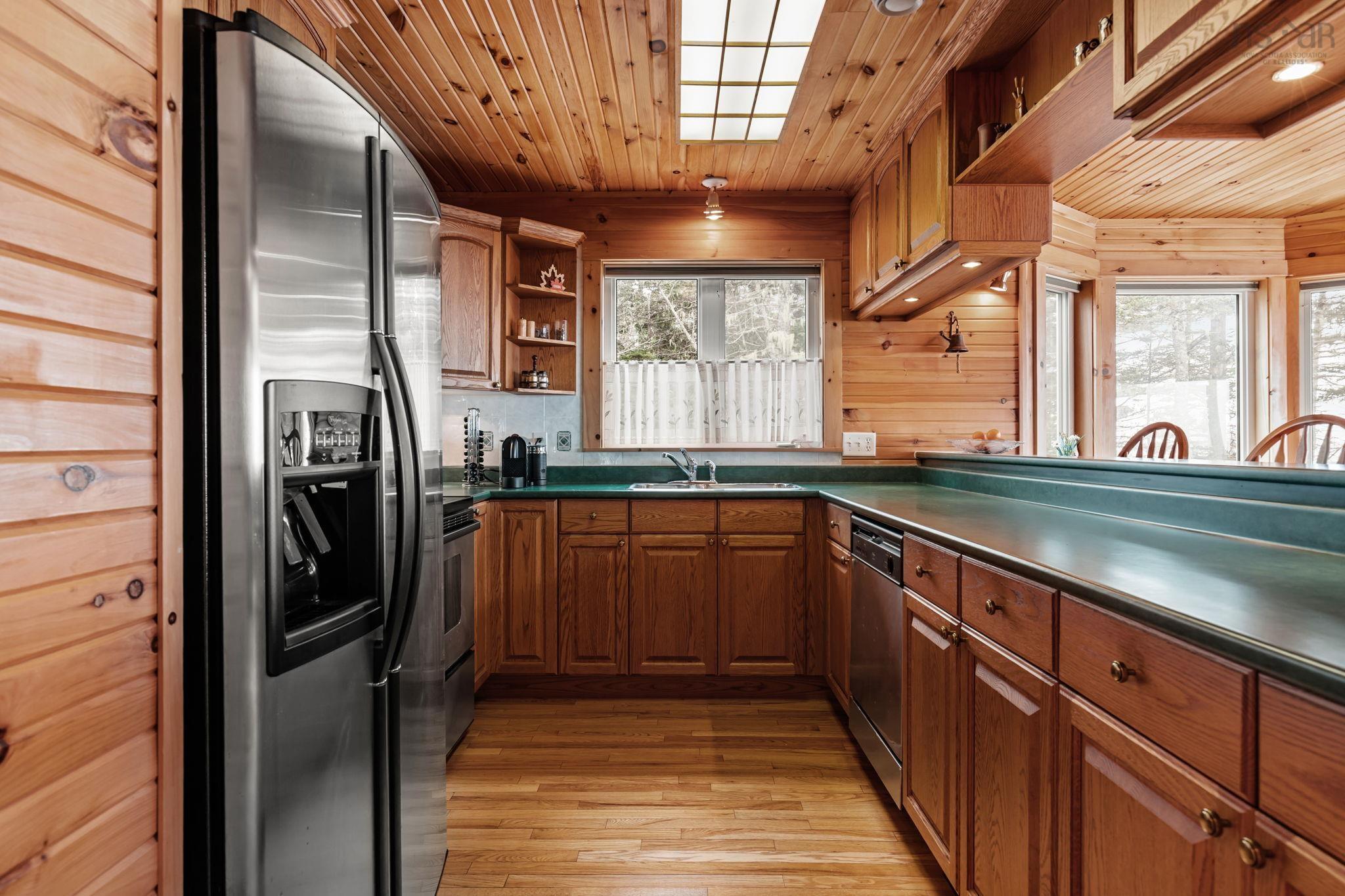 $950,000.00: 5 Black Point Drive, Blind Bay
