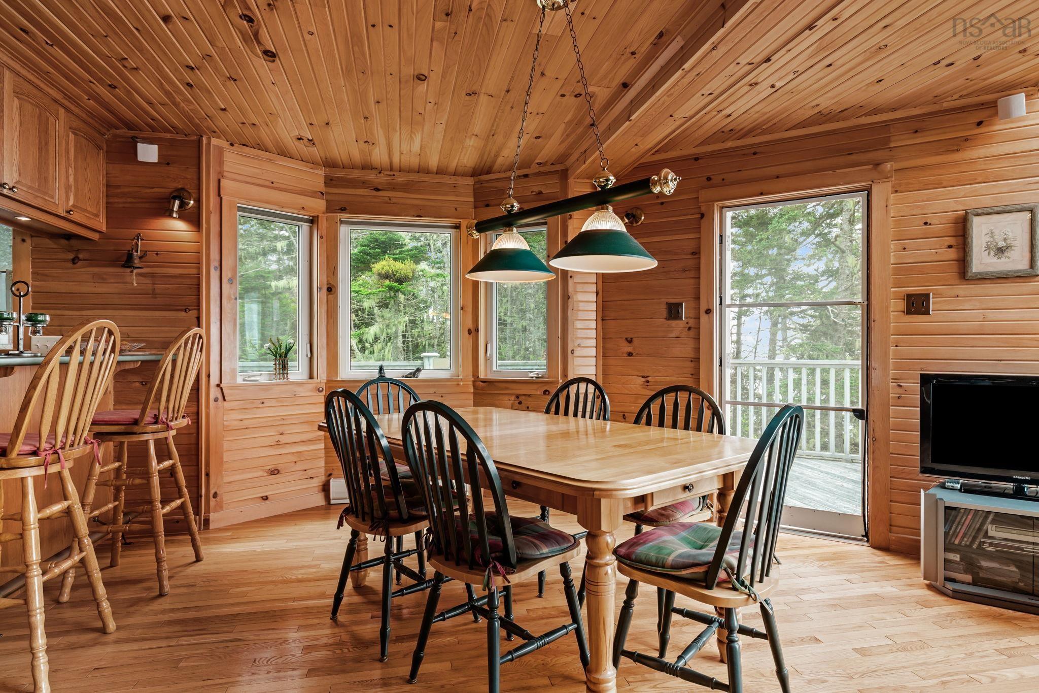 $950,000.00: 5 Black Point Drive, Blind Bay