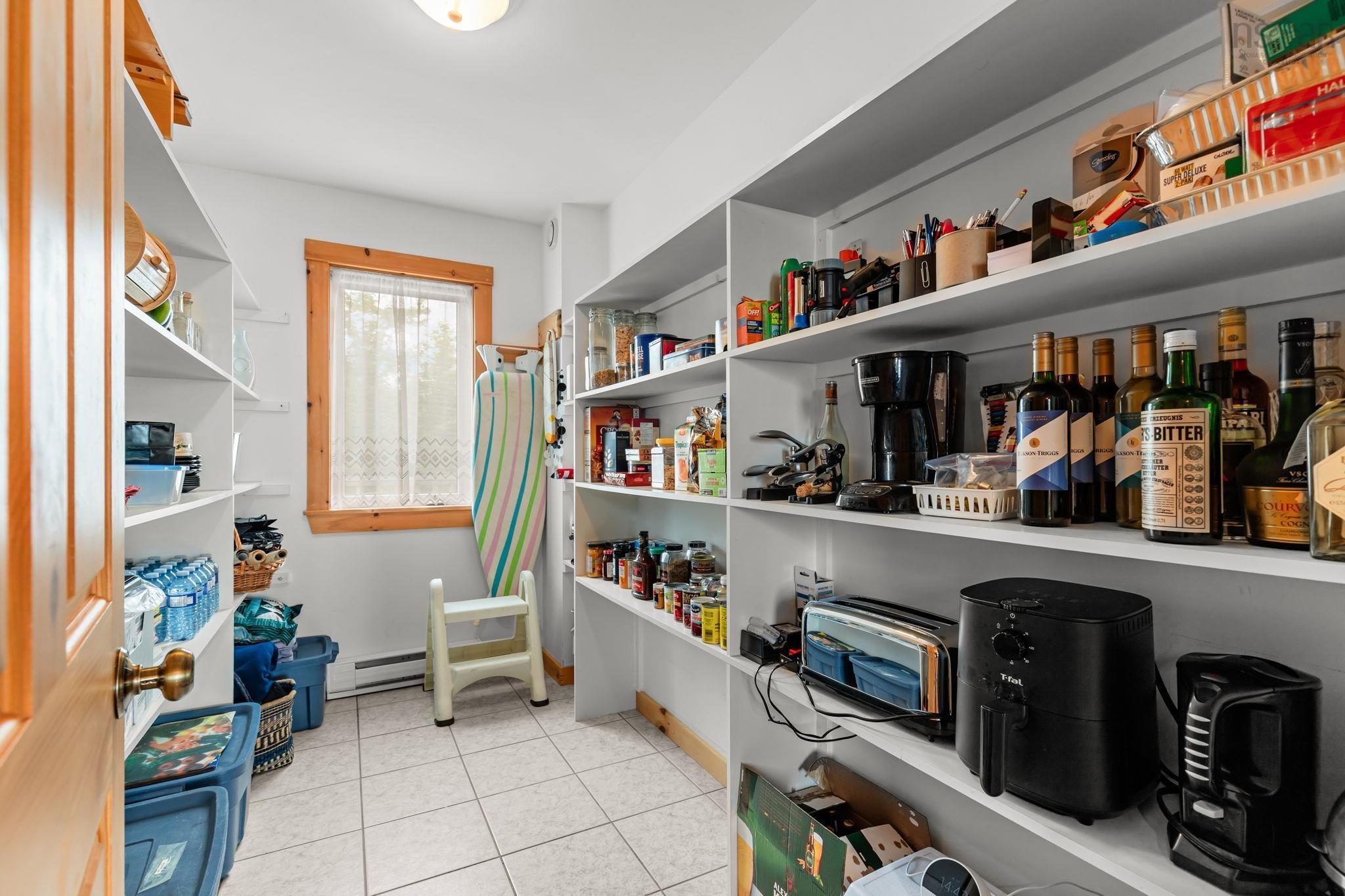 $950,000.00: 5 Black Point Drive, Blind Bay