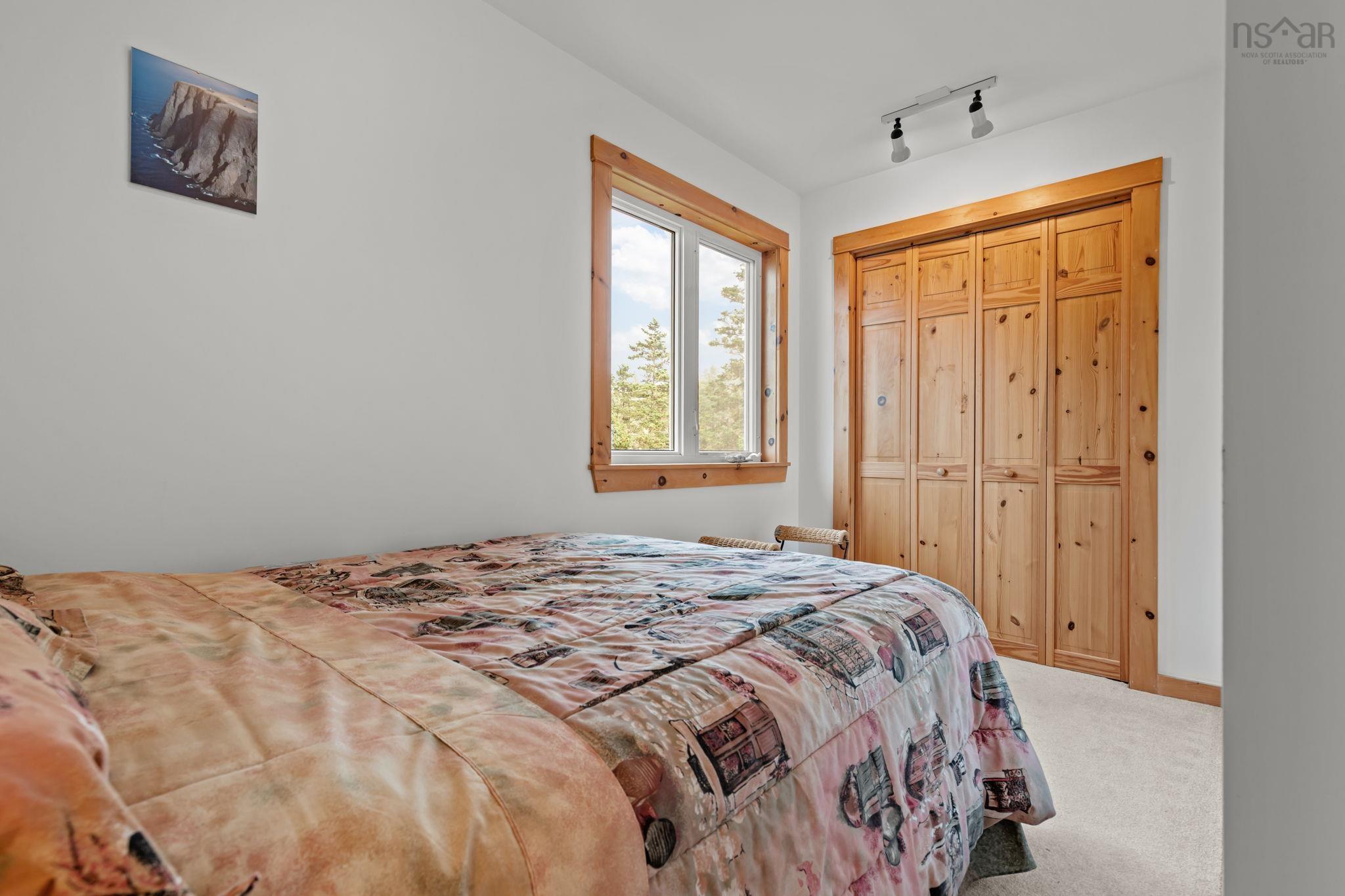 $950,000.00: 5 Black Point Drive, Blind Bay