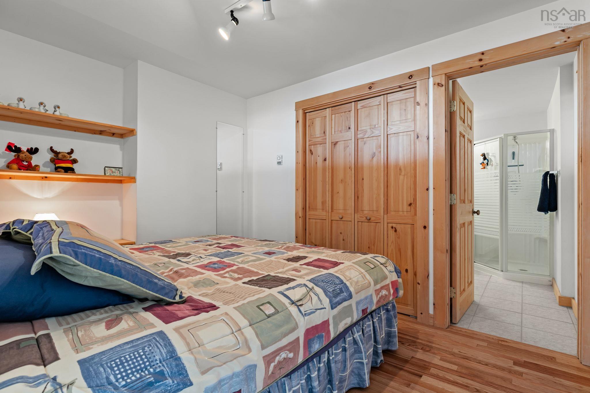 $950,000.00: 5 Black Point Drive, Blind Bay