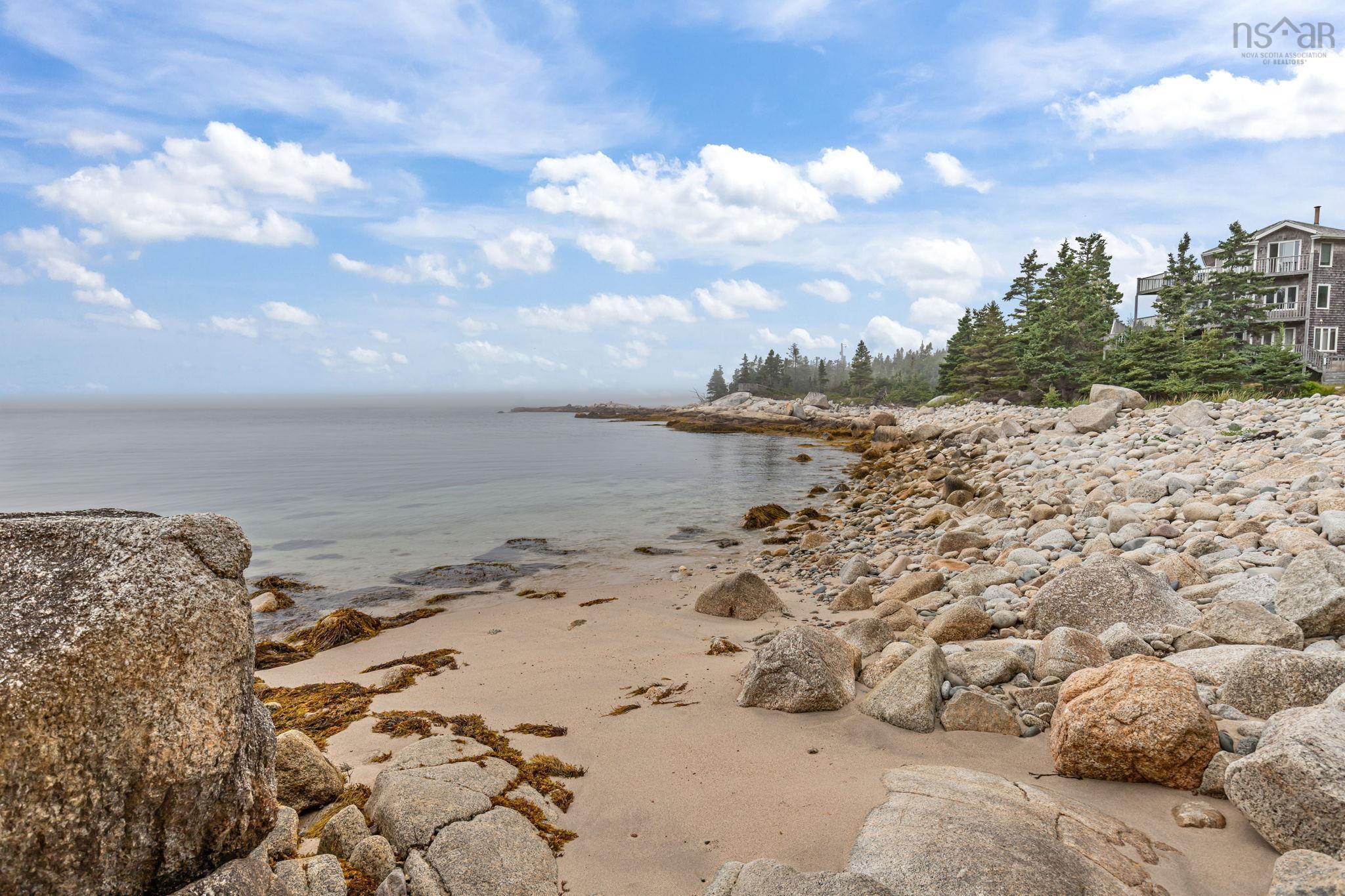 $950,000.00: 5 Black Point Drive, Blind Bay