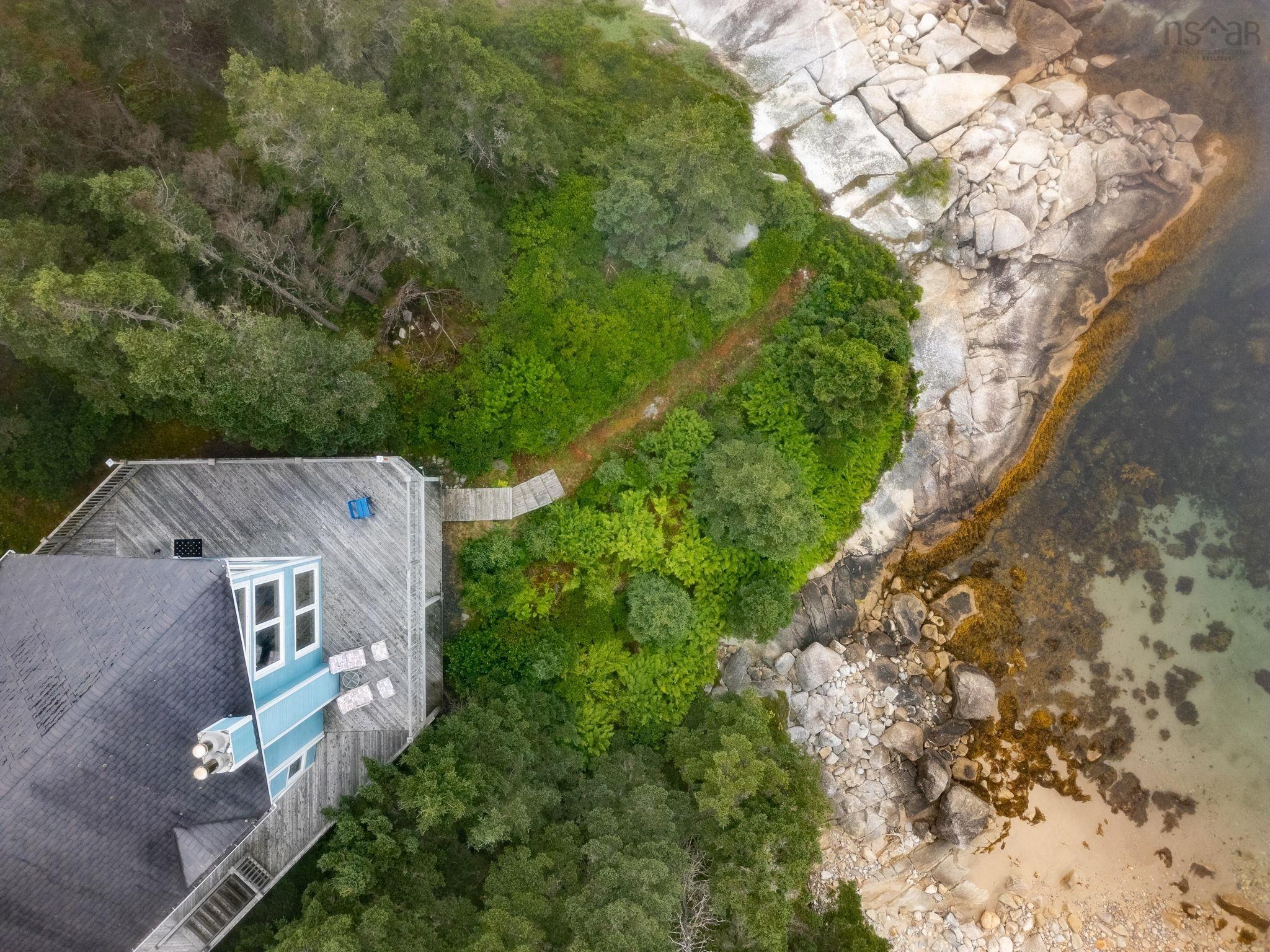 $950,000.00: 5 Black Point Drive, Blind Bay