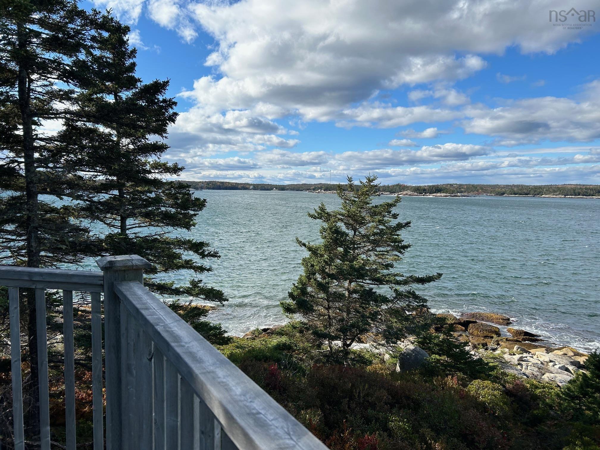 $950,000.00: 5 Black Point Drive, Blind Bay