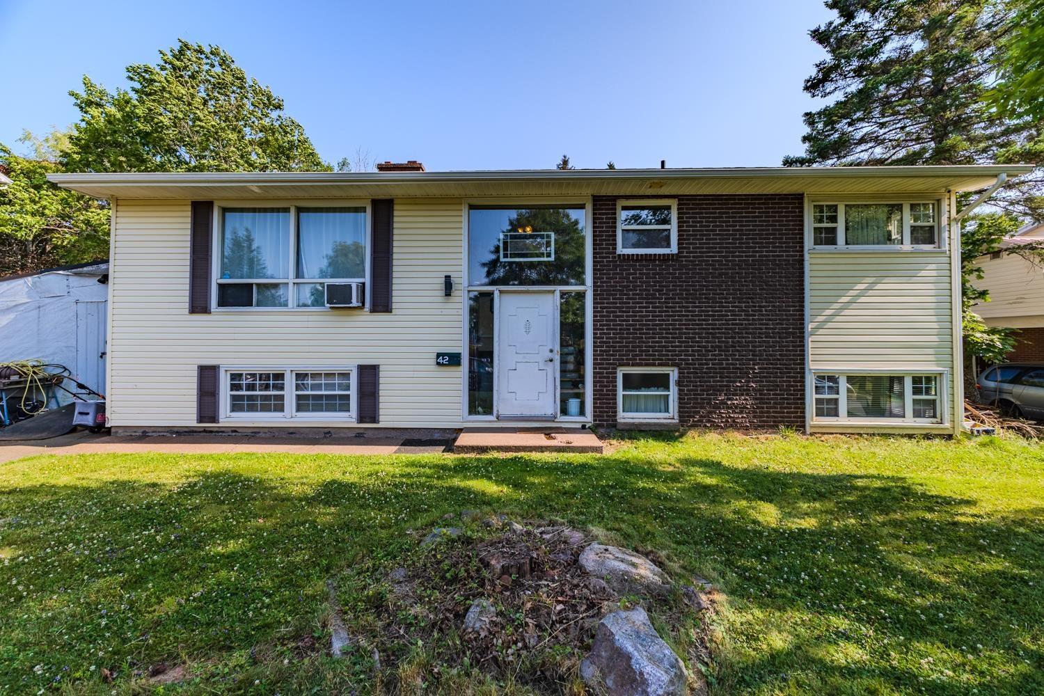 $325,000.00: 42 Edgewood Dr, Truro