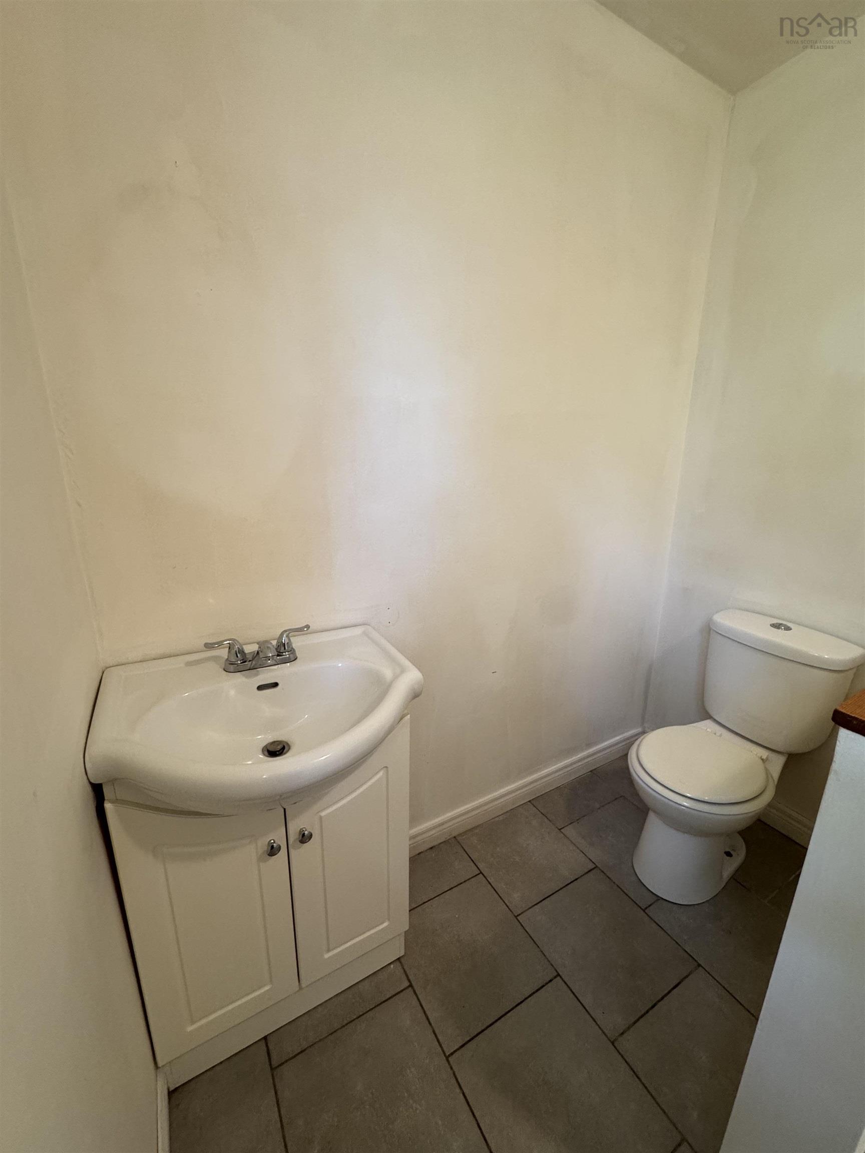 $169,900.00: 233 Douglas Avenue, Glace Bay