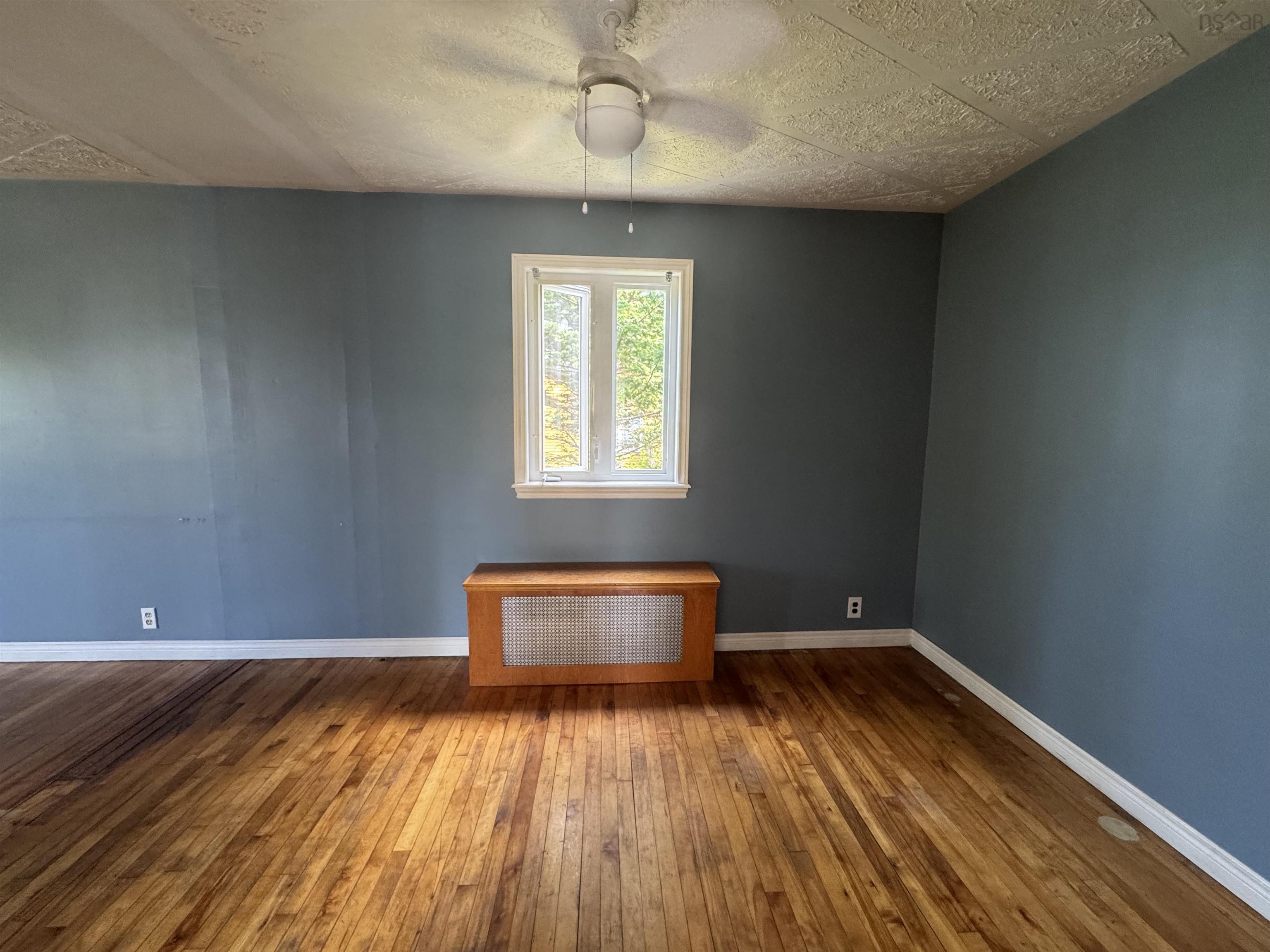 $169,900.00: 233 Douglas Avenue, Glace Bay