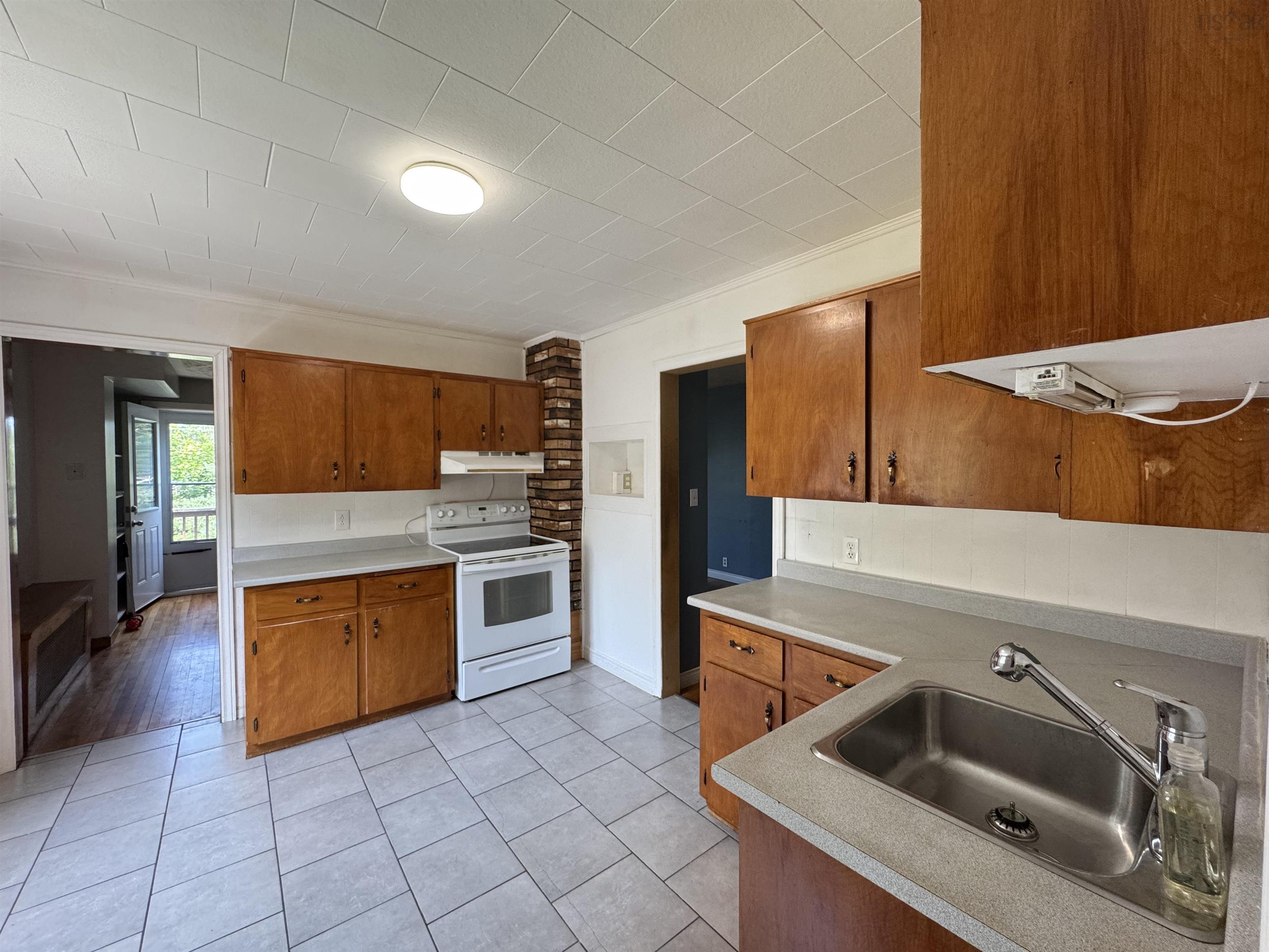 $169,900.00: 233 Douglas Avenue, Glace Bay