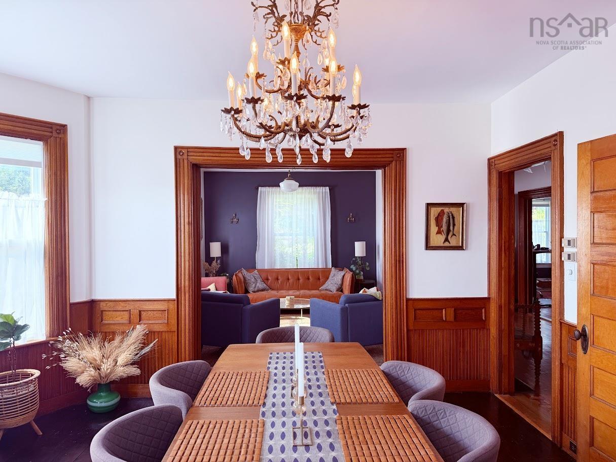 $699,900.00: 235 North Side Road, Riverport