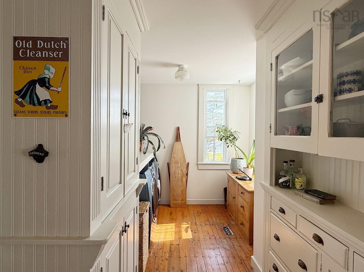 $699,900.00: 235 North Side Road, Riverport