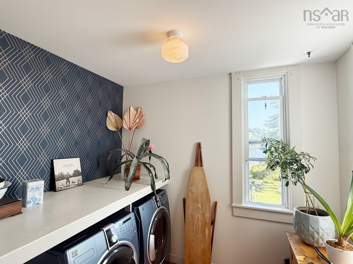 $699,900.00: 235 North Side Road, Riverport