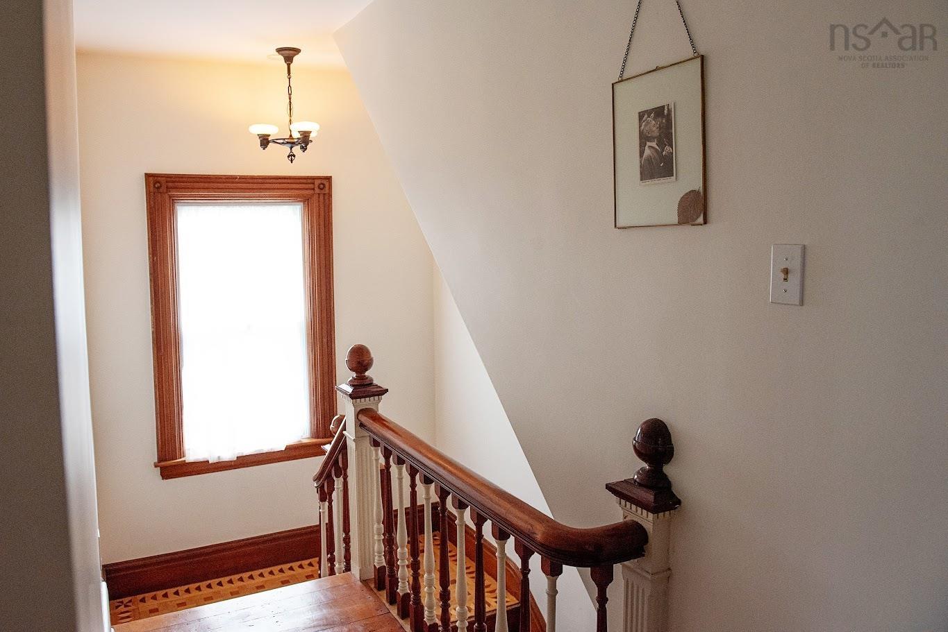 $699,900.00: 235 North Side Road, Riverport