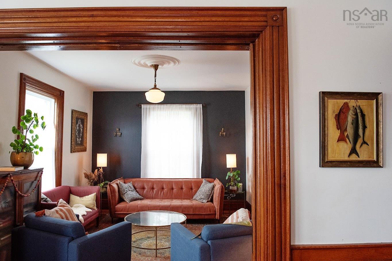 $699,900.00: 235 North Side Road, Riverport