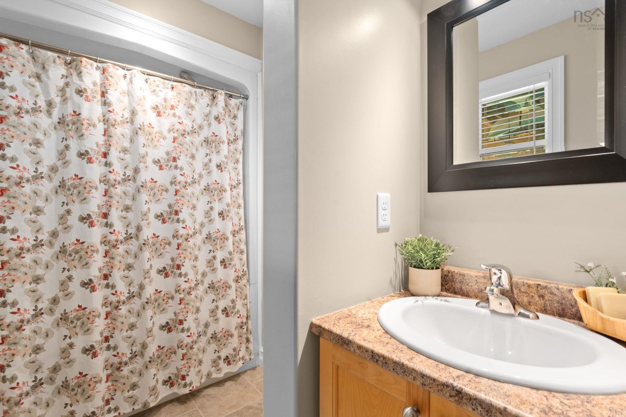 $674,900.00: 285 Gammon Lake Drive, Lawrencetown