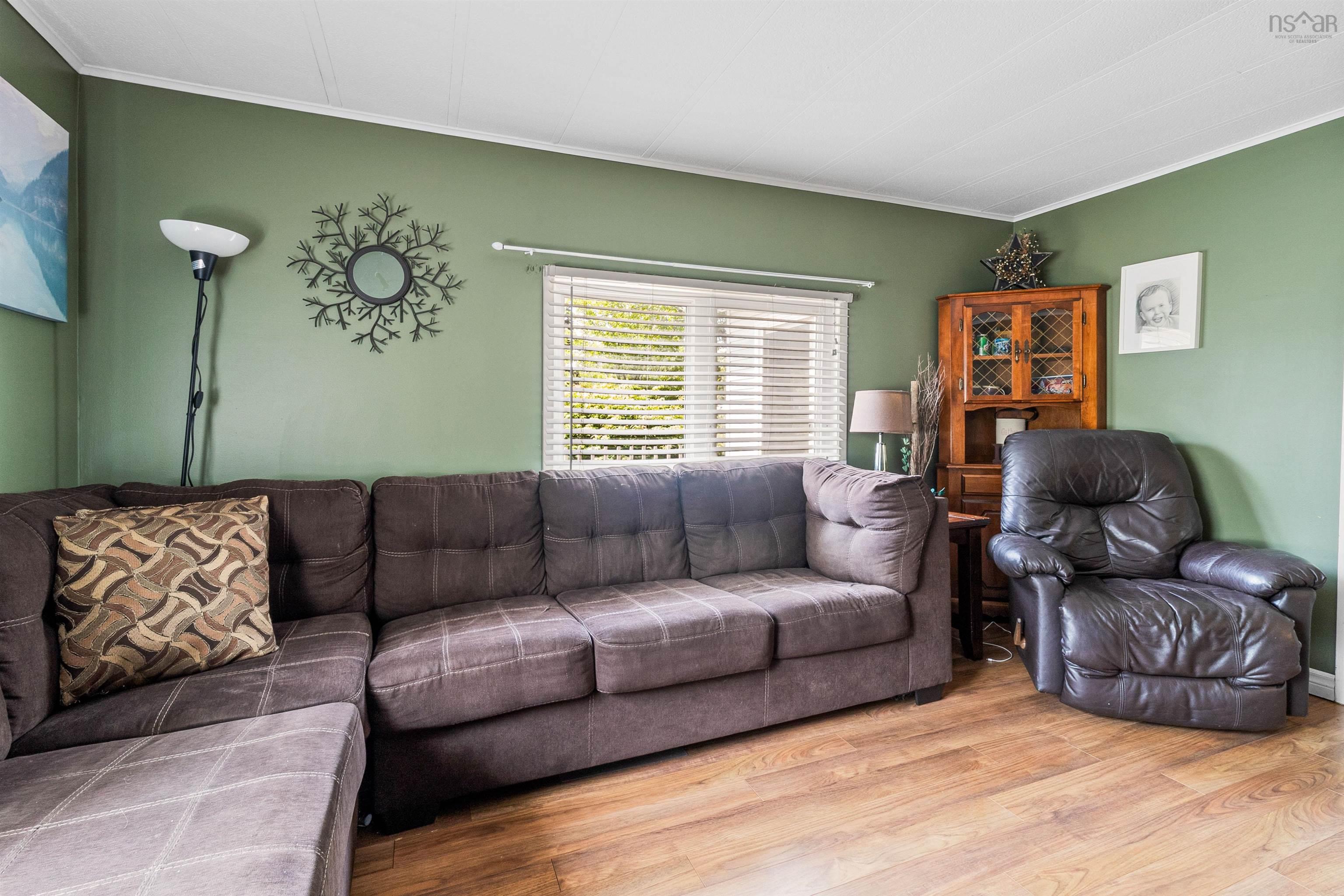 $299,900.00: 777 Collier Road E, Ardoise