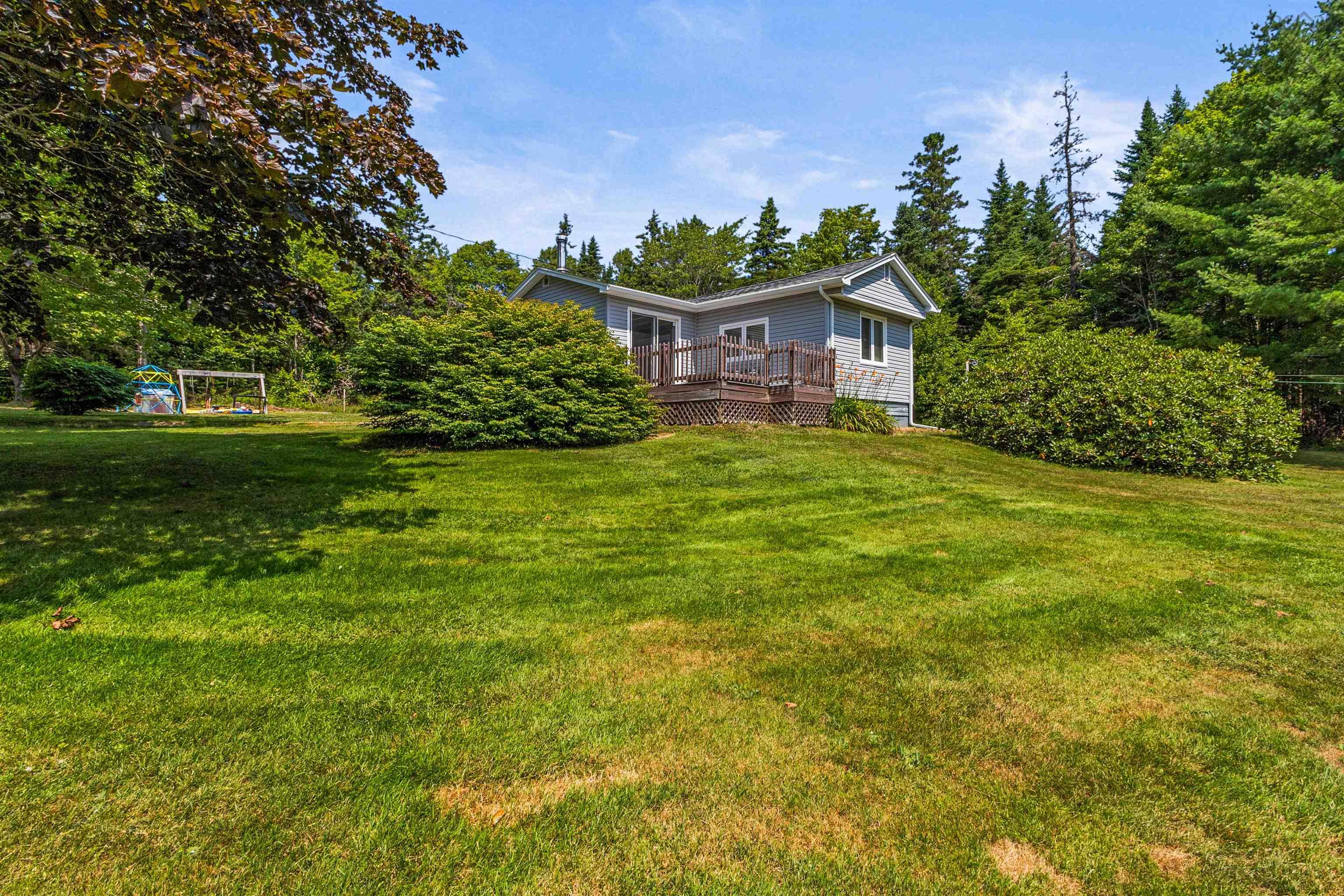 $299,900.00: 777 Collier Road E, Ardoise