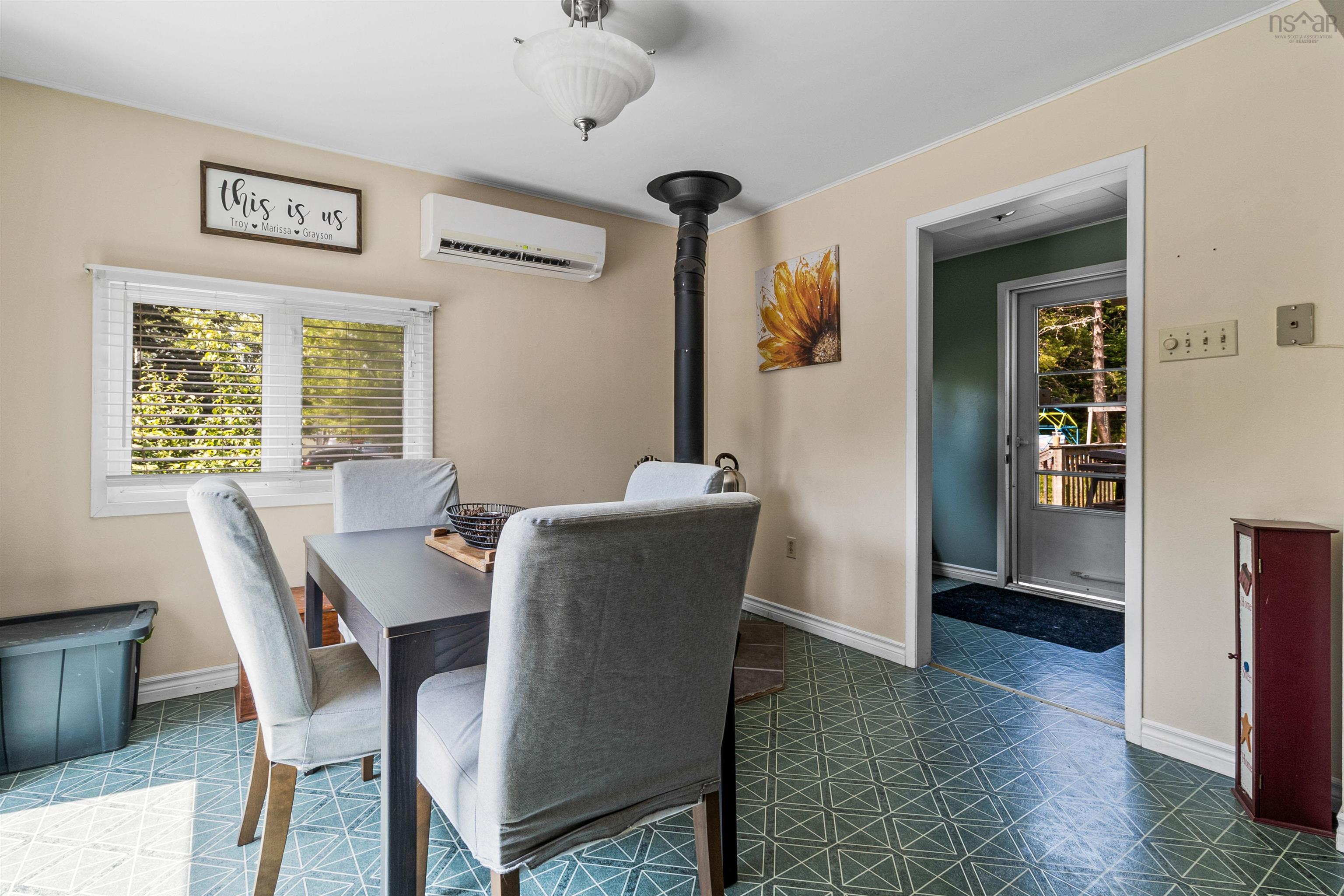 $299,900.00: 777 Collier Road E, Ardoise