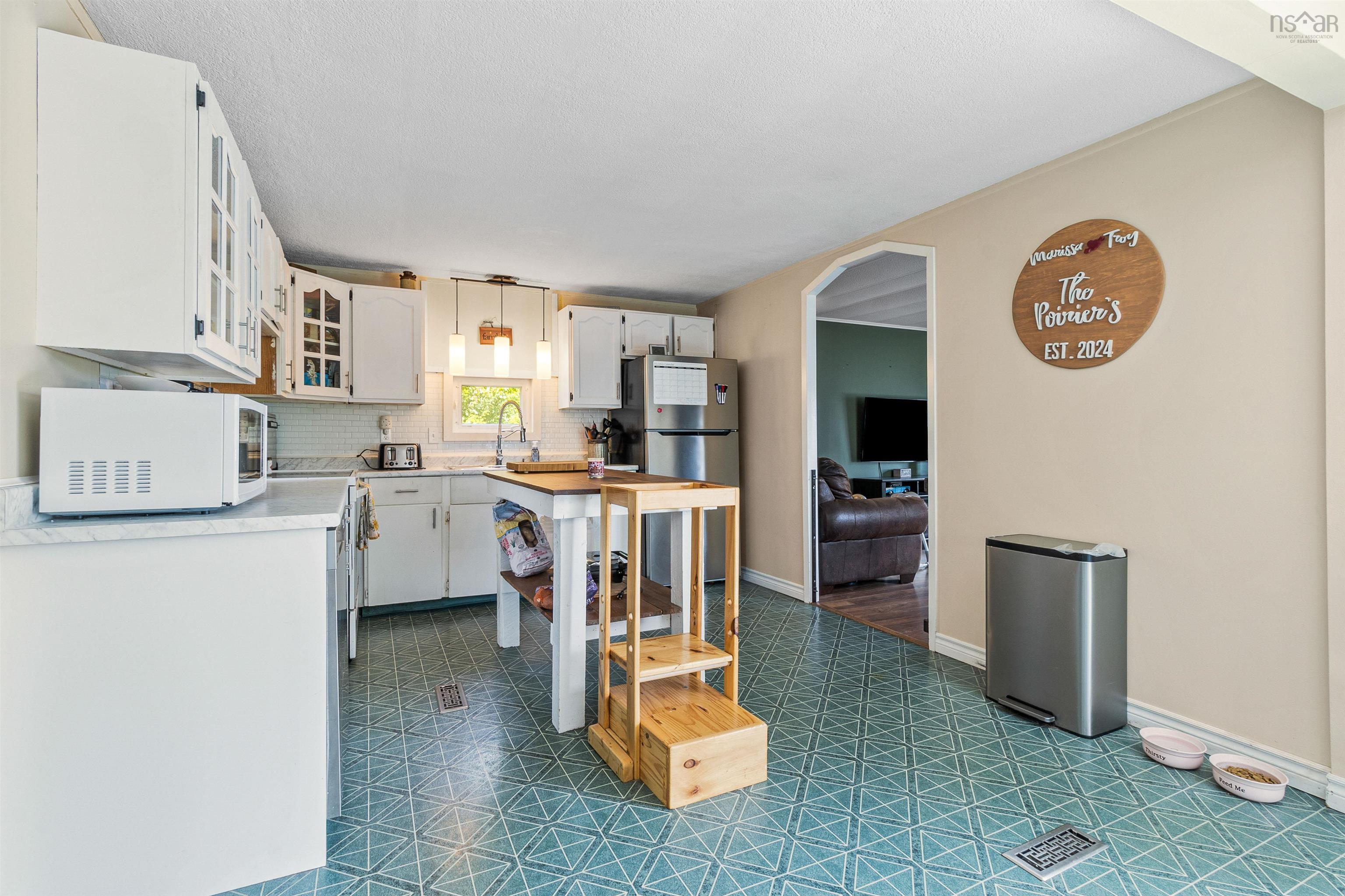 $299,900.00: 777 Collier Road E, Ardoise