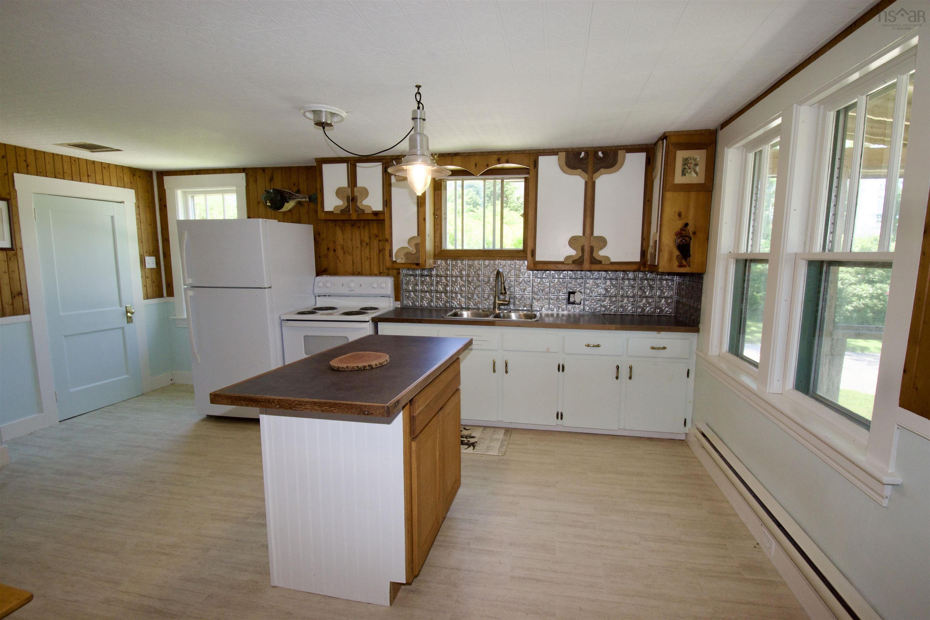 $259,000.00: 2450 West Sable Road, Little Harbour