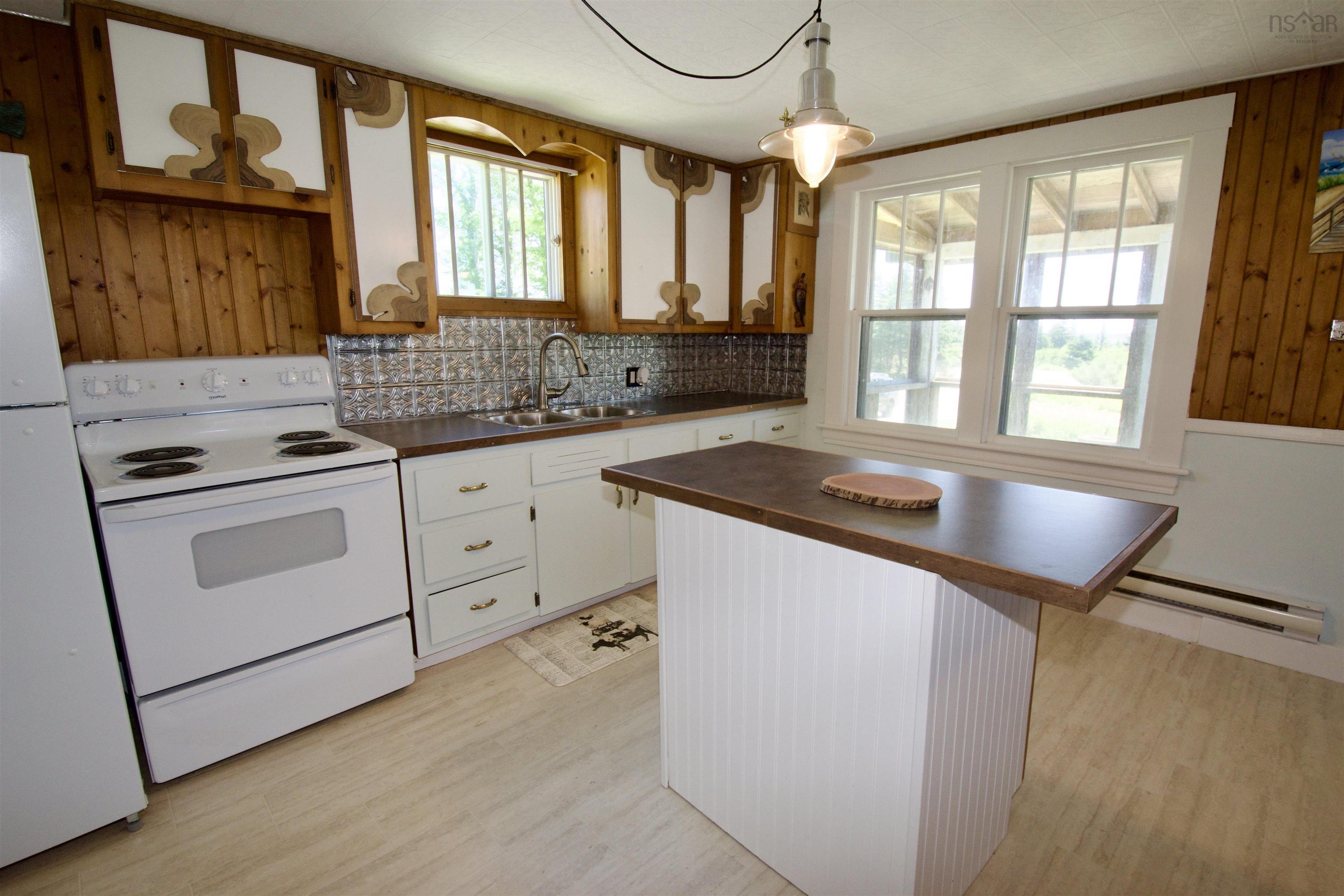 $259,000.00: 2450 West Sable Road, Little Harbour