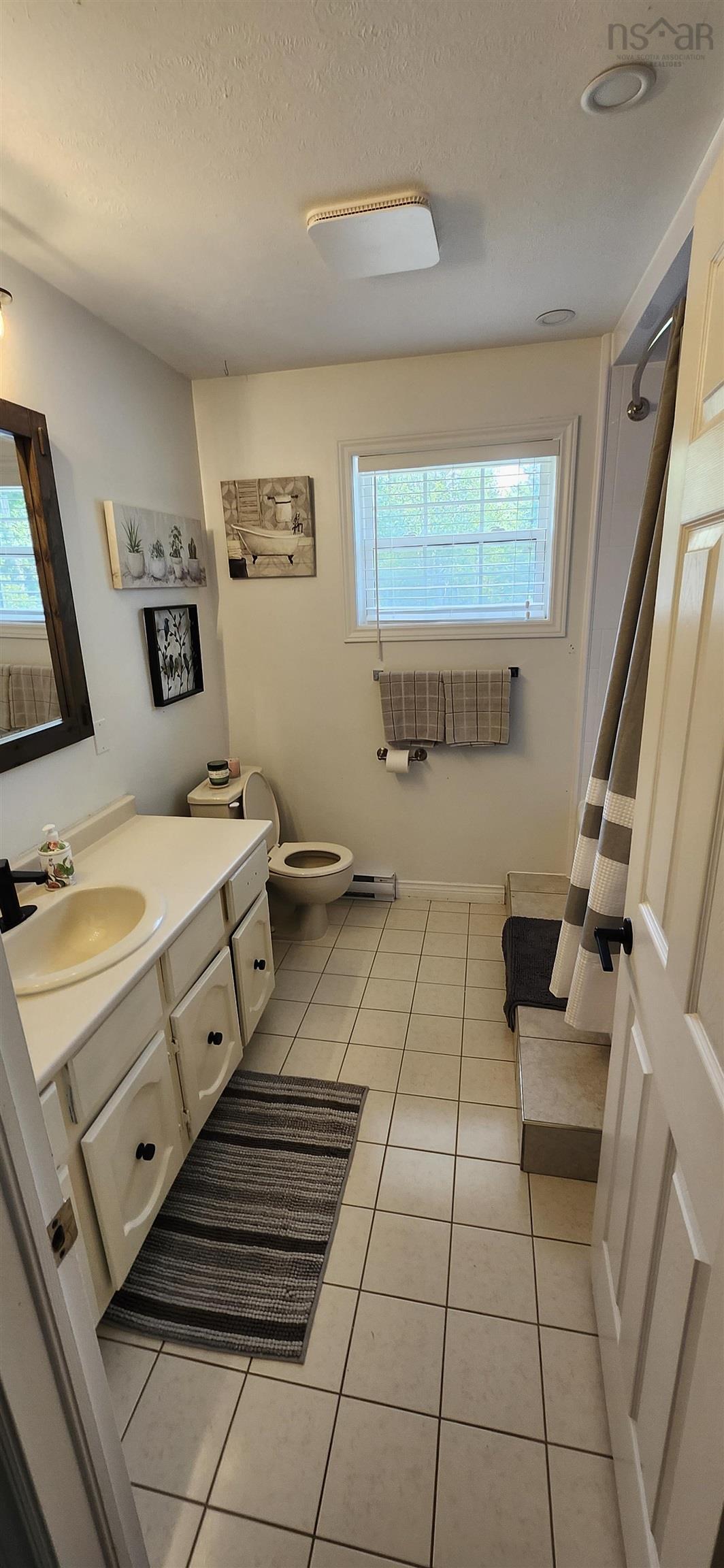 $399,900.00: 13 Lupin Lane, Tanglewood