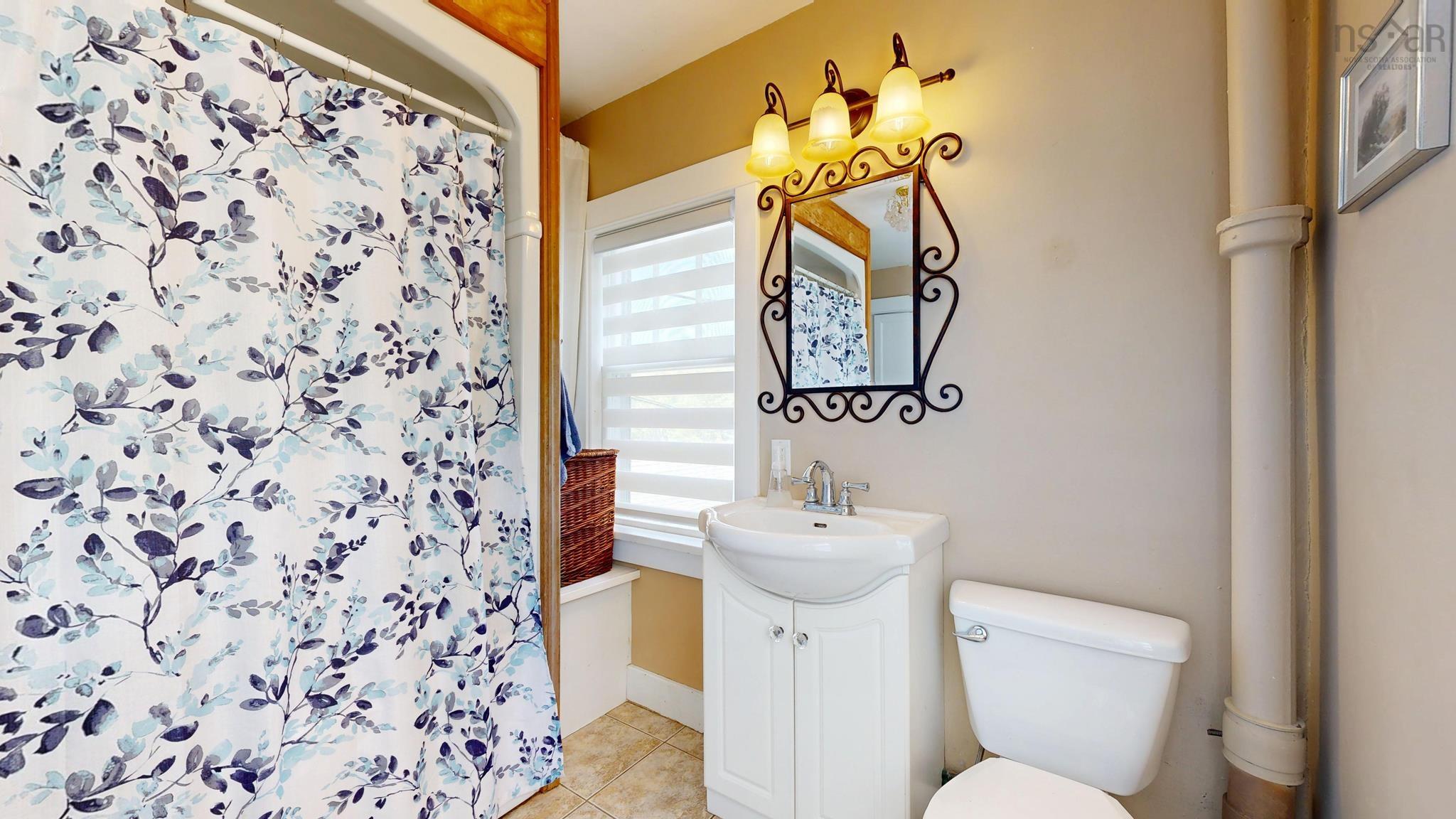 $399,900.00: 5065 Highway 1, Waterville