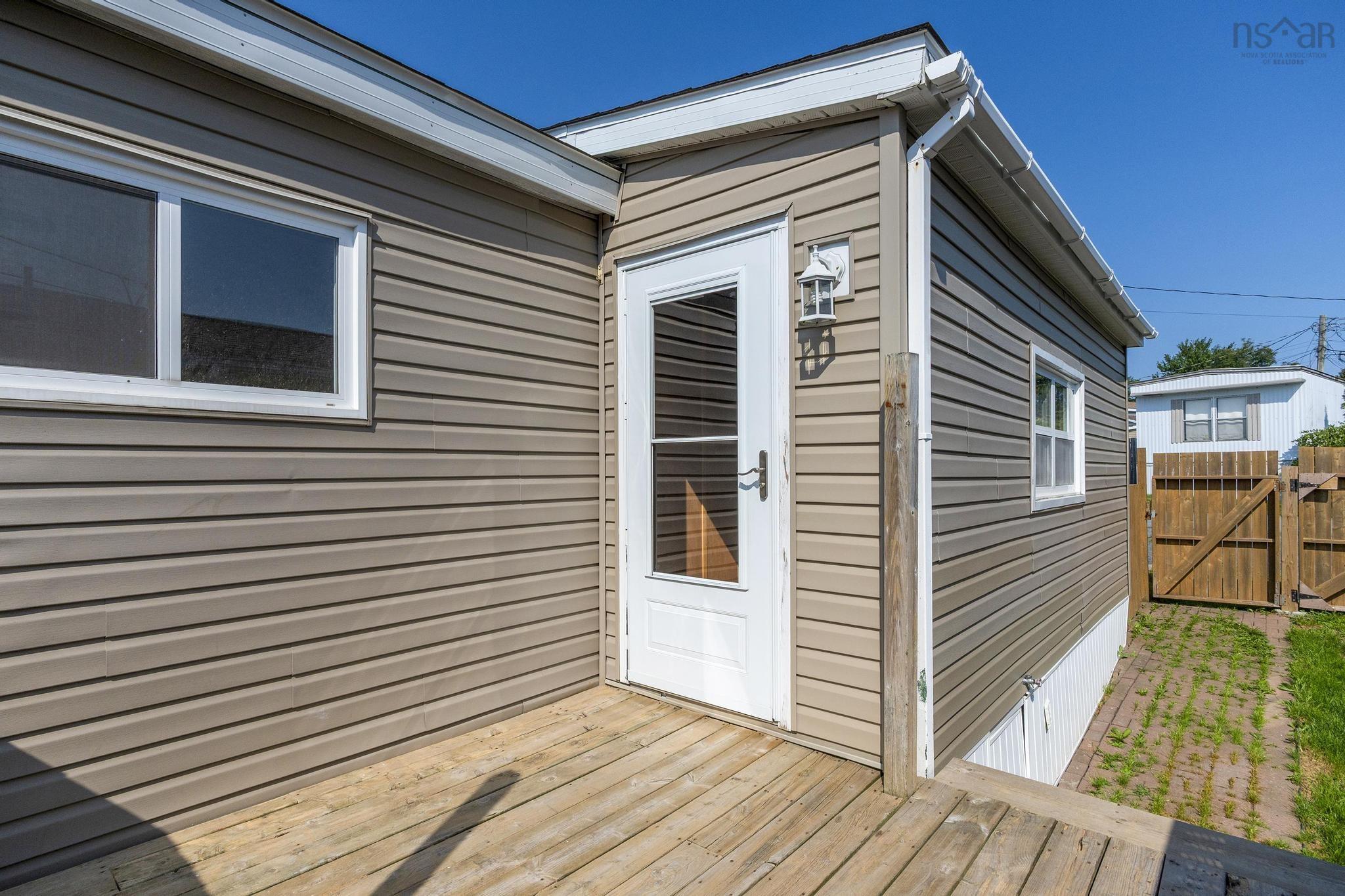 $200,000.00: 27 Florence Avenue, Dartmouth