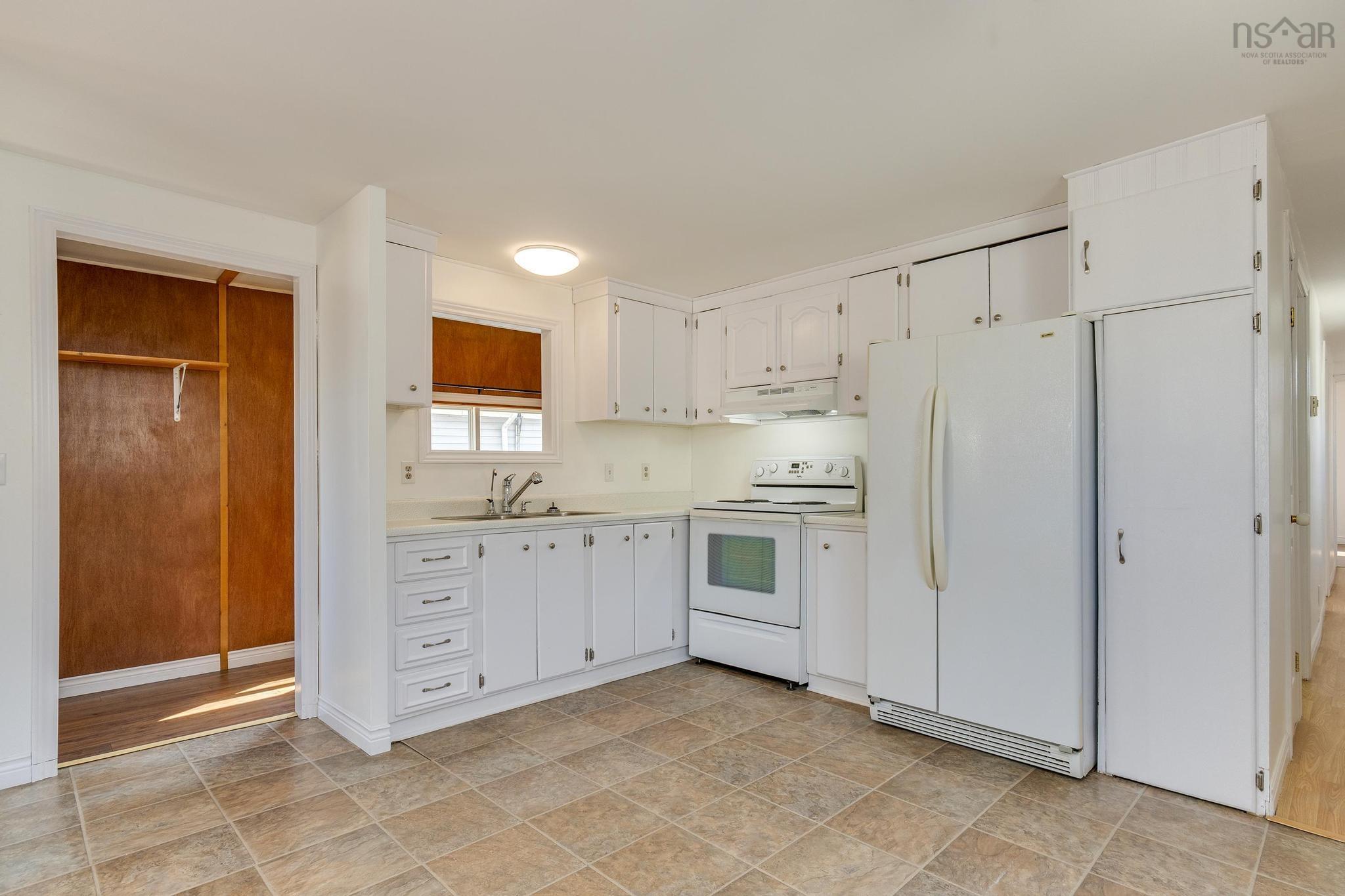 $200,000.00: 27 Florence Avenue, Dartmouth