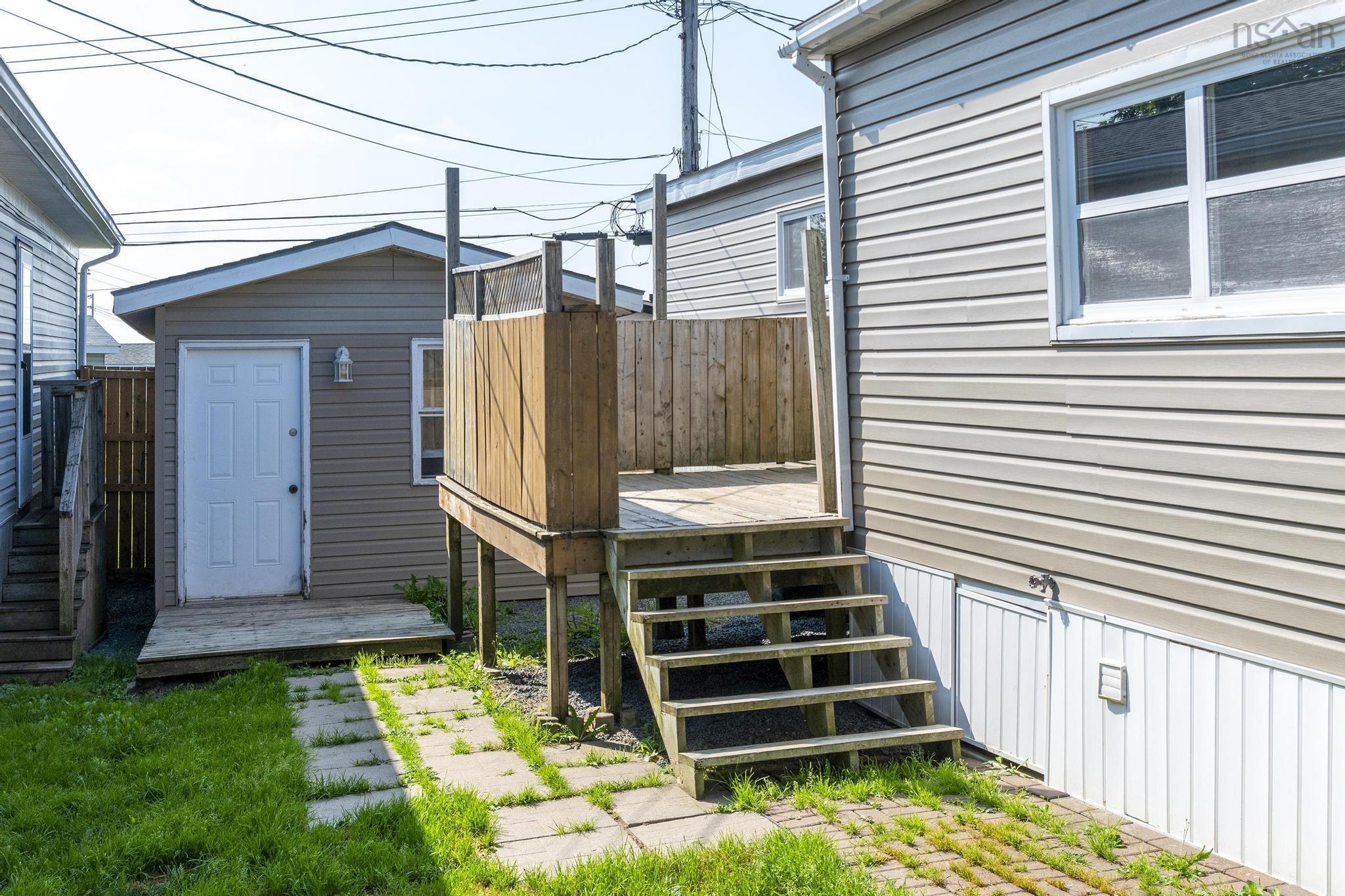 $200,000.00: 27 Florence Avenue, Dartmouth