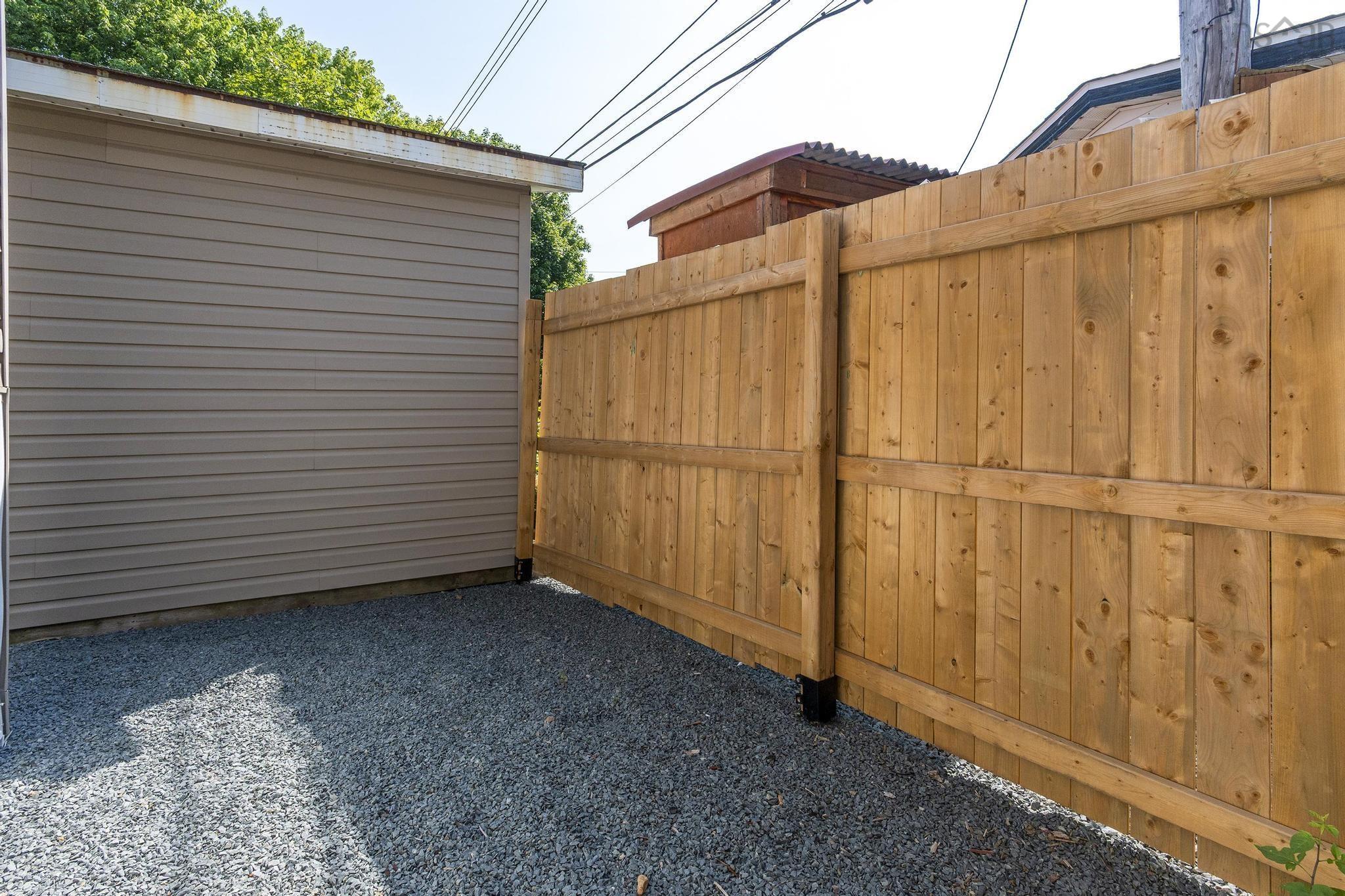 $200,000.00: 27 Florence Avenue, Dartmouth