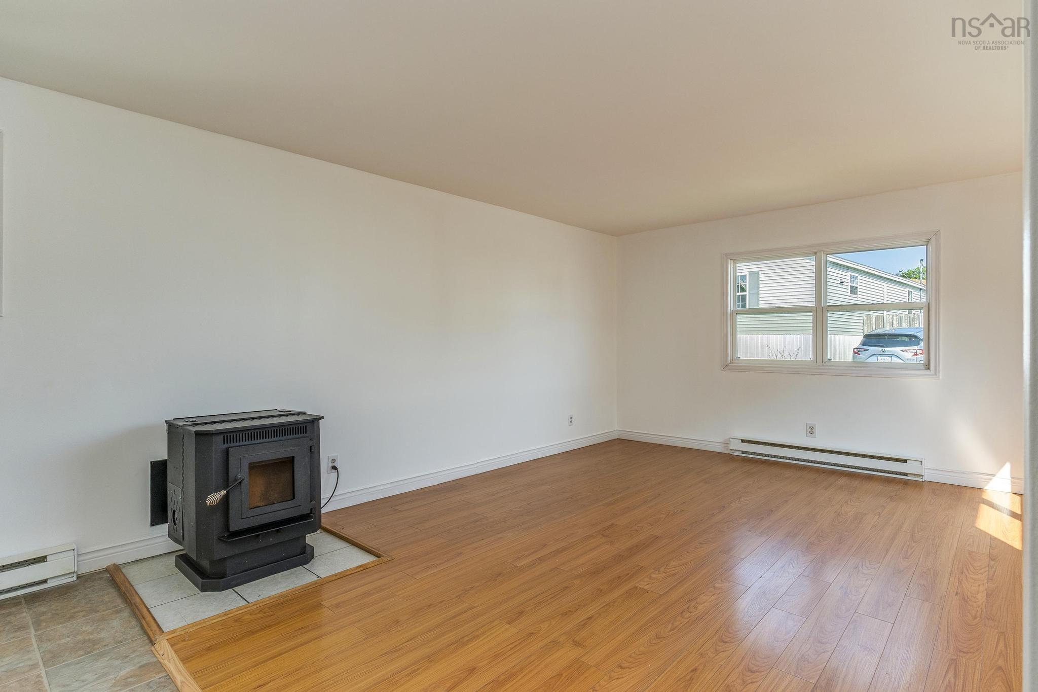 $200,000.00: 27 Florence Avenue, Dartmouth